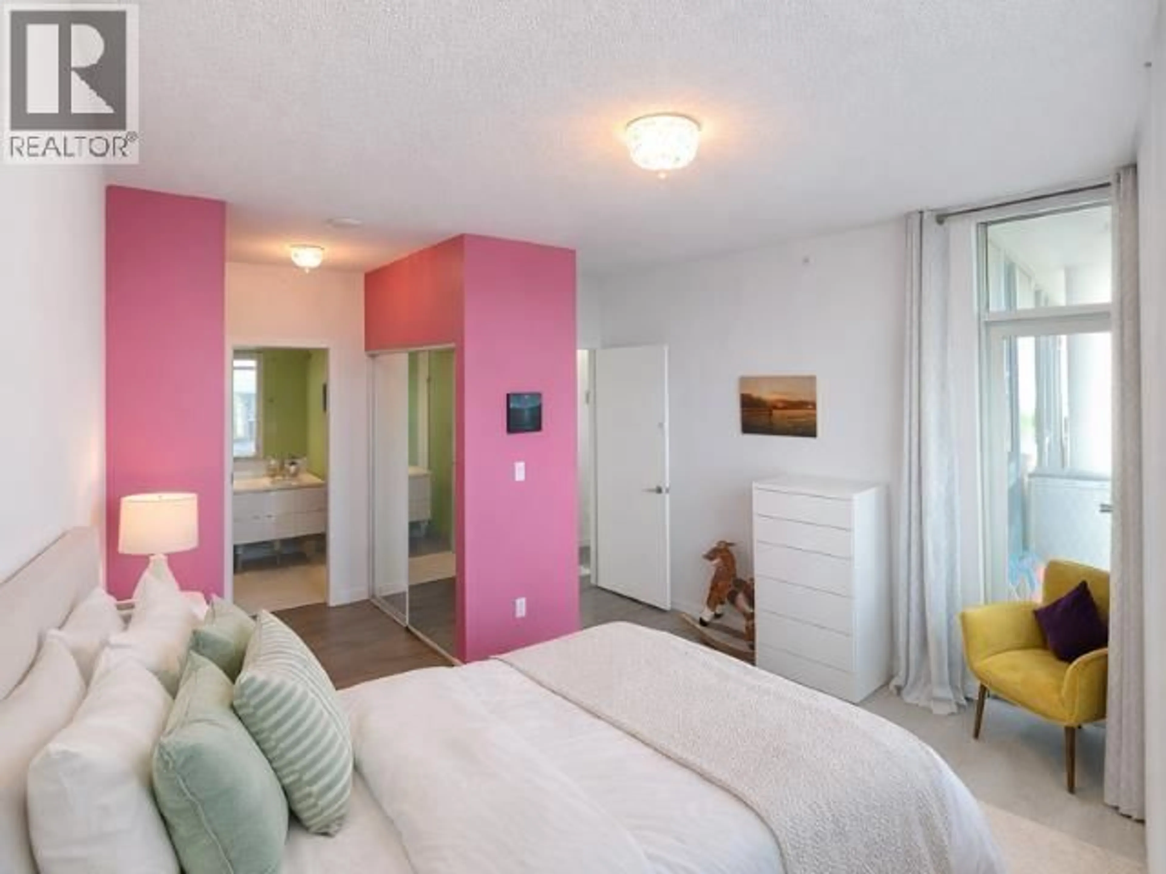 Bedroom with bed, unknown for 5609 - 6461 TELFORD AVENUE, Burnaby British Columbia V5H0B7