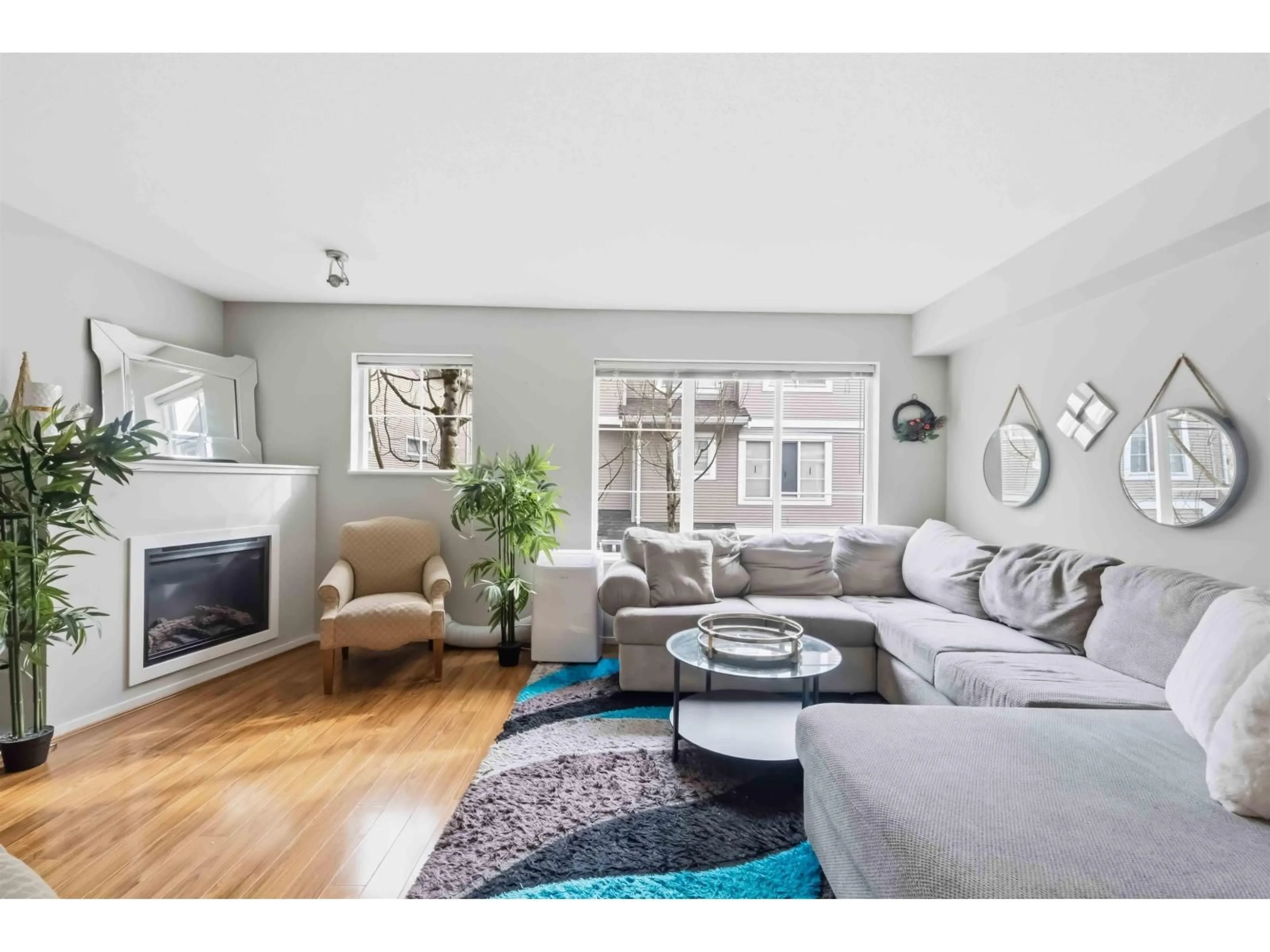 Living room with furniture, unknown for 82 - 15155 62A AVENUE, Surrey British Columbia V3S8A6