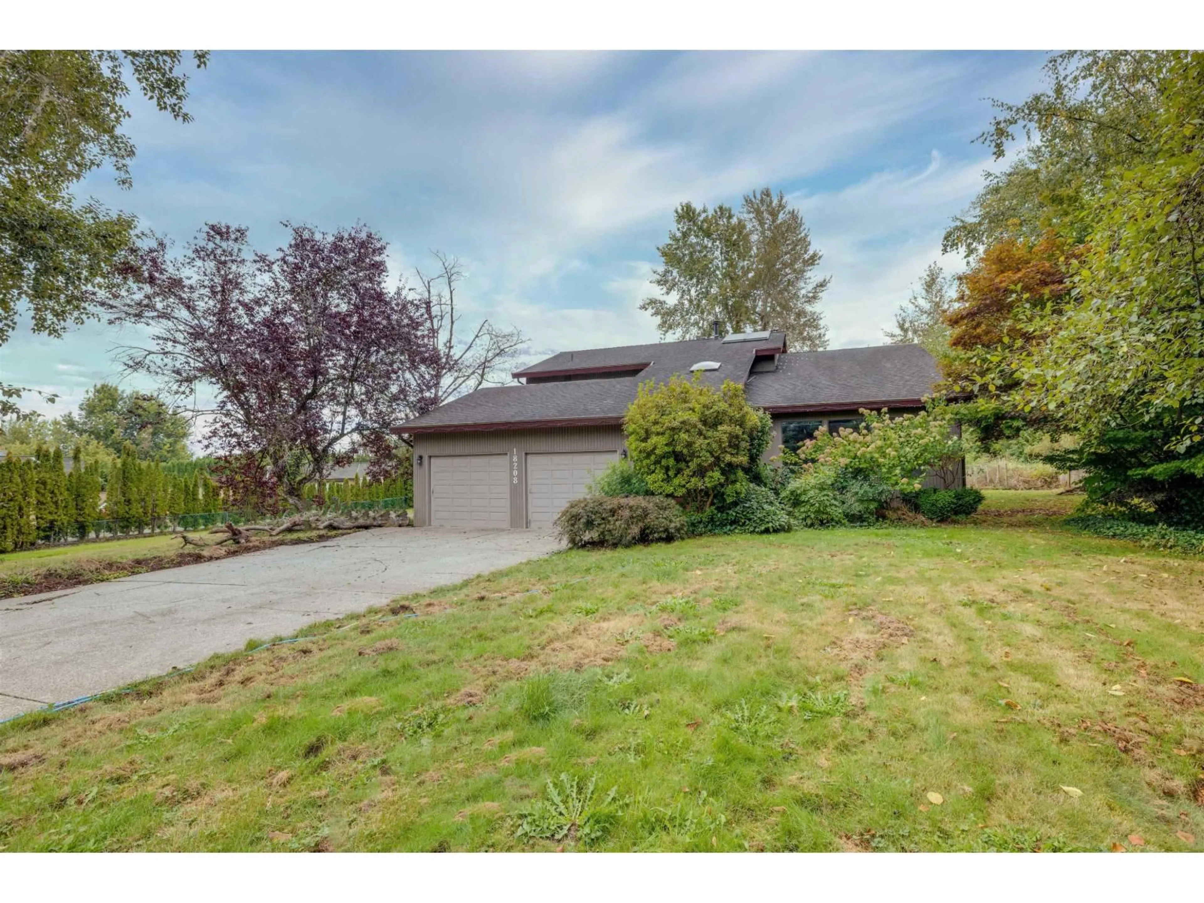 A pic from outside/outdoor area/front of a property/back of a property/a pic from drone, unknown for 18208 21A AVENUE, Surrey British Columbia V3Z9W2