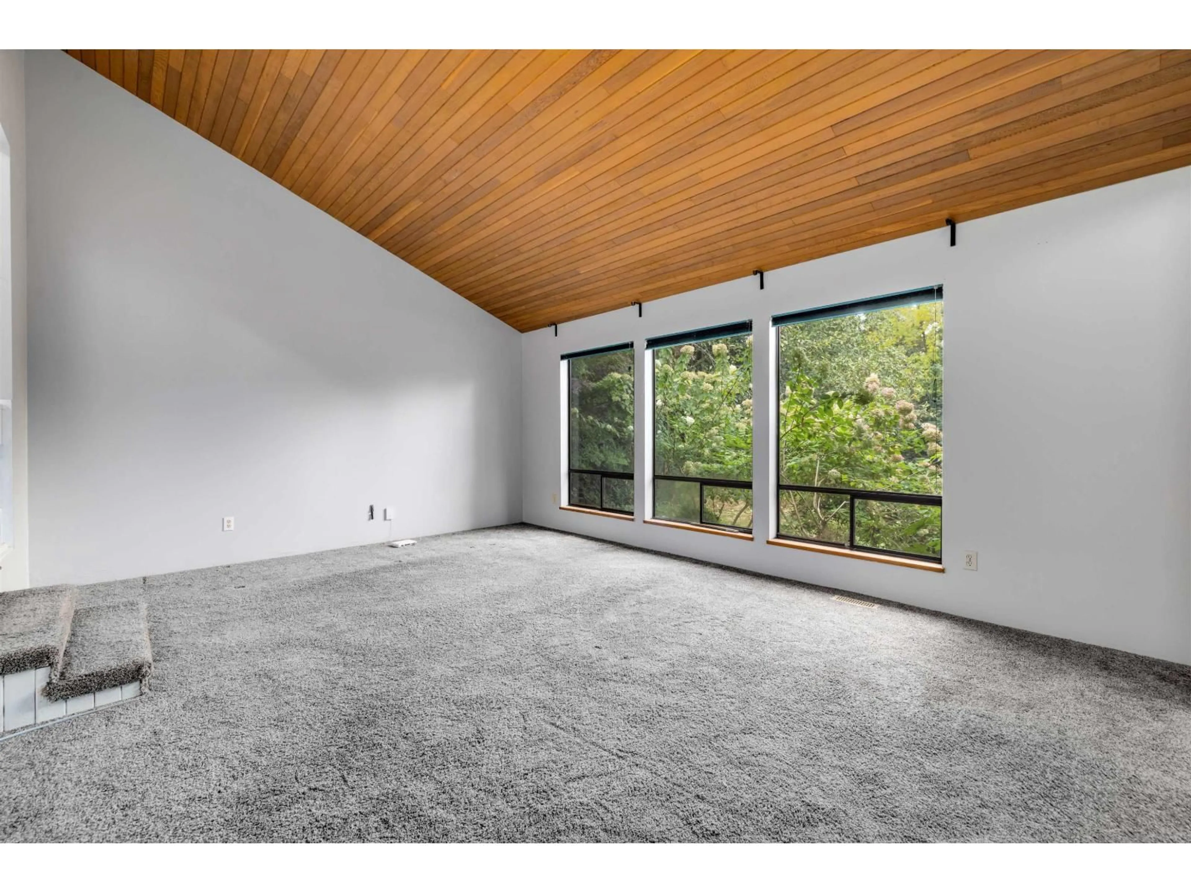 A pic of a room for 18208 21A AVENUE, Surrey British Columbia V3Z9W2