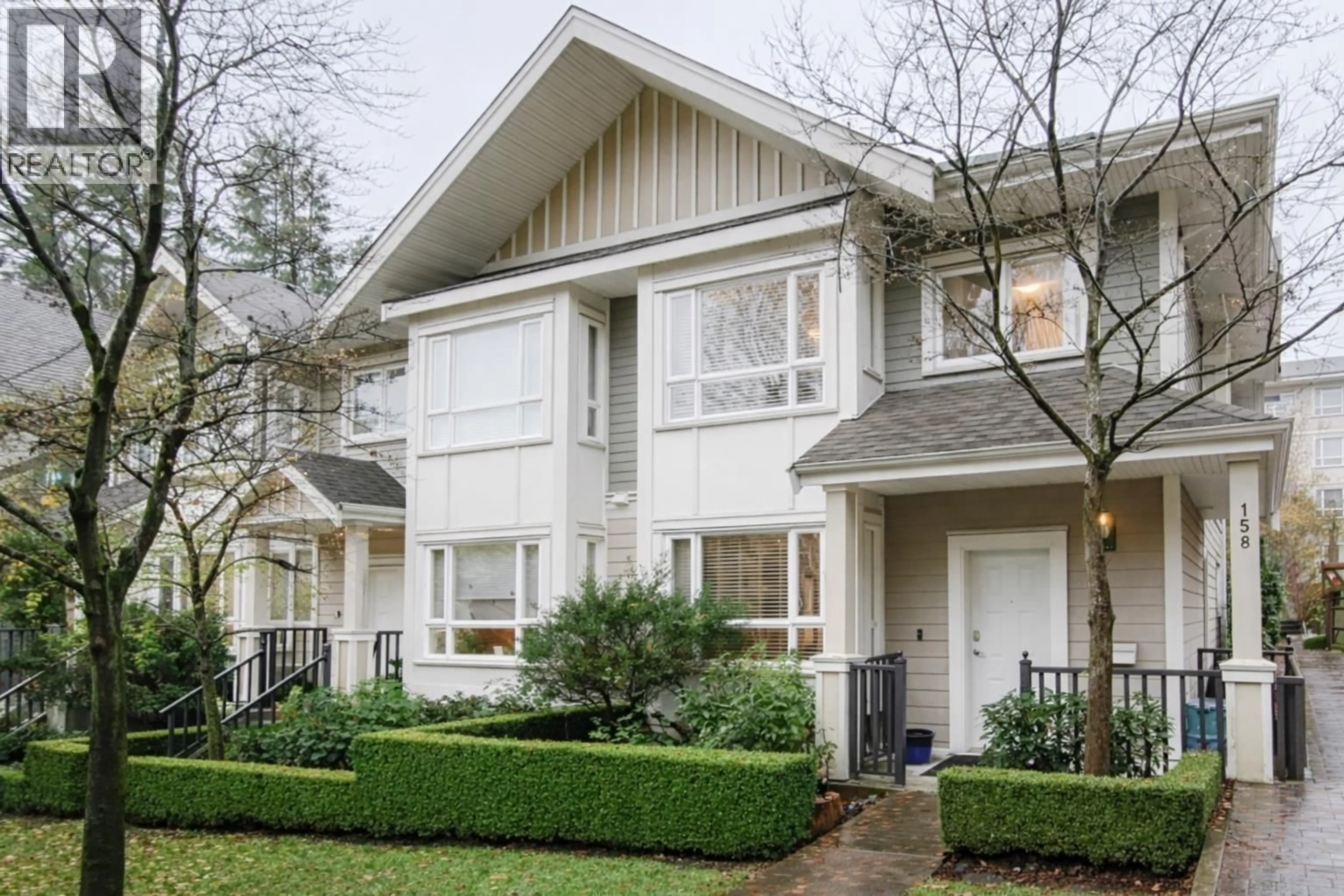 Home with vinyl exterior material, street for 158 22ND STREET, North Vancouver British Columbia V7M1Z9