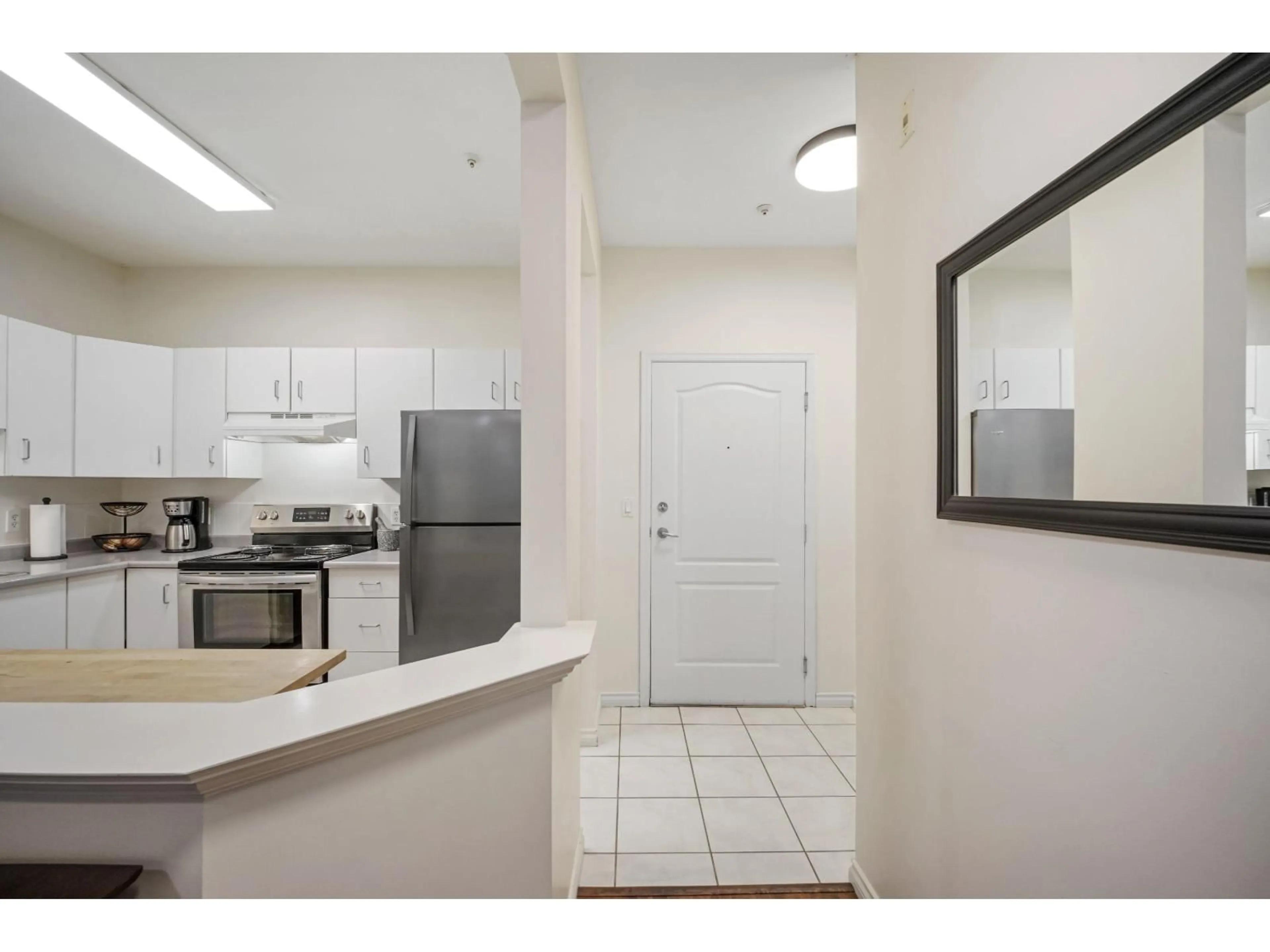 Standard kitchen, unknown for 105 - 20239 MICHAUD CRESCENT, Langley British Columbia V3A8L1