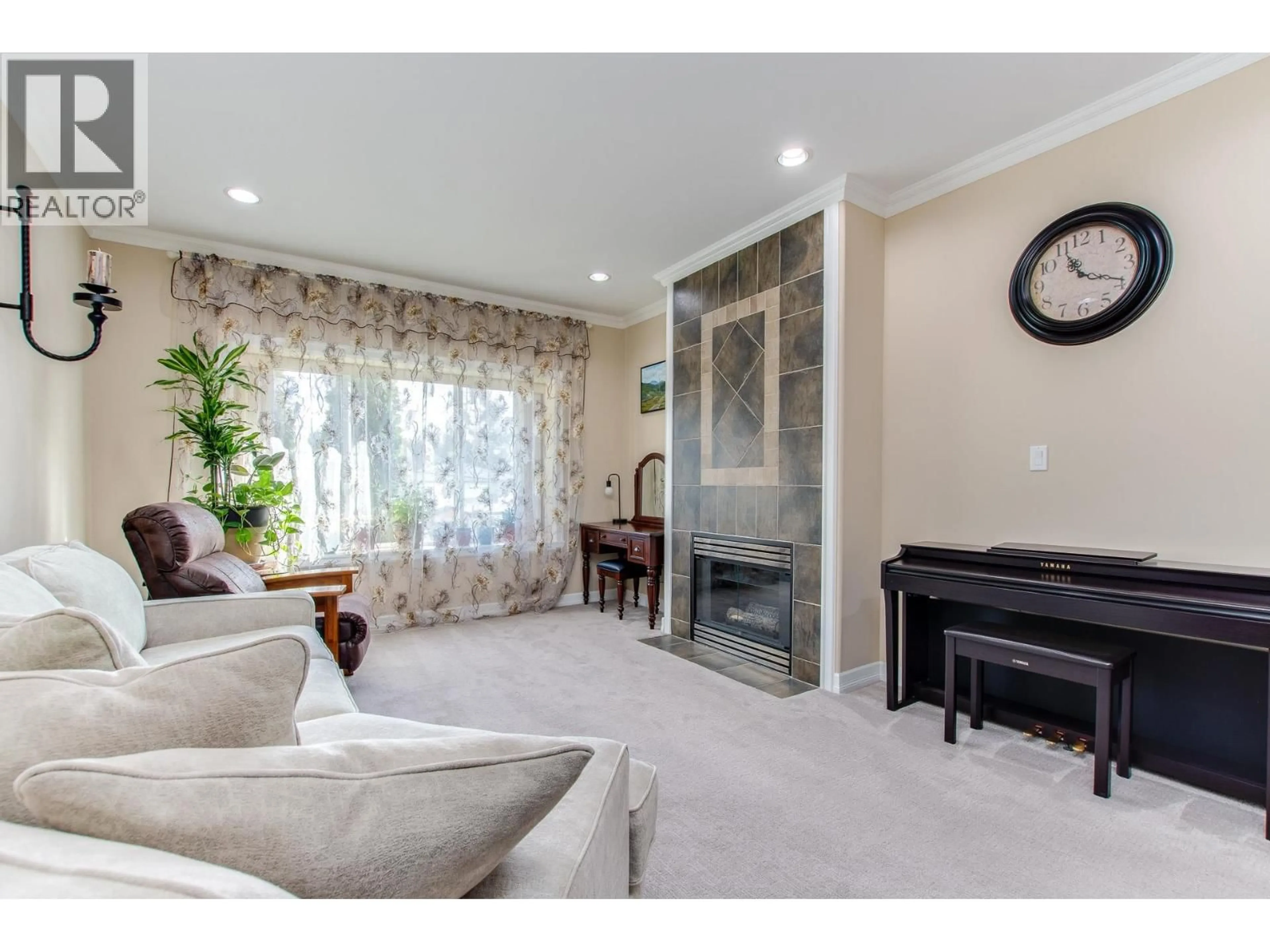 Living room with furniture, unknown for 3339 WELLINGTON STREET, Port Coquitlam British Columbia V3B3Y1