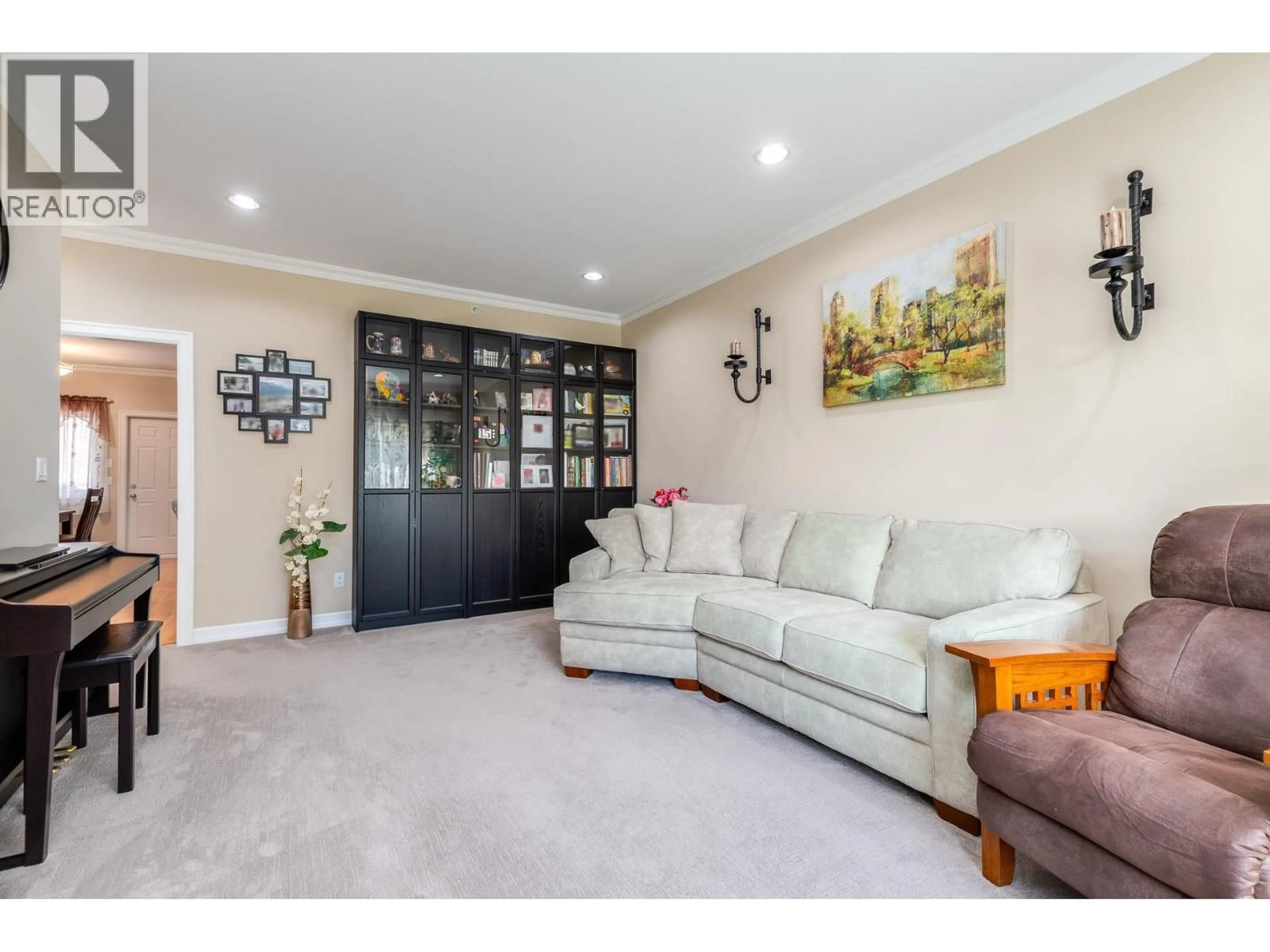 Living room with furniture, unknown for 3339 WELLINGTON STREET, Port Coquitlam British Columbia V3B3Y1