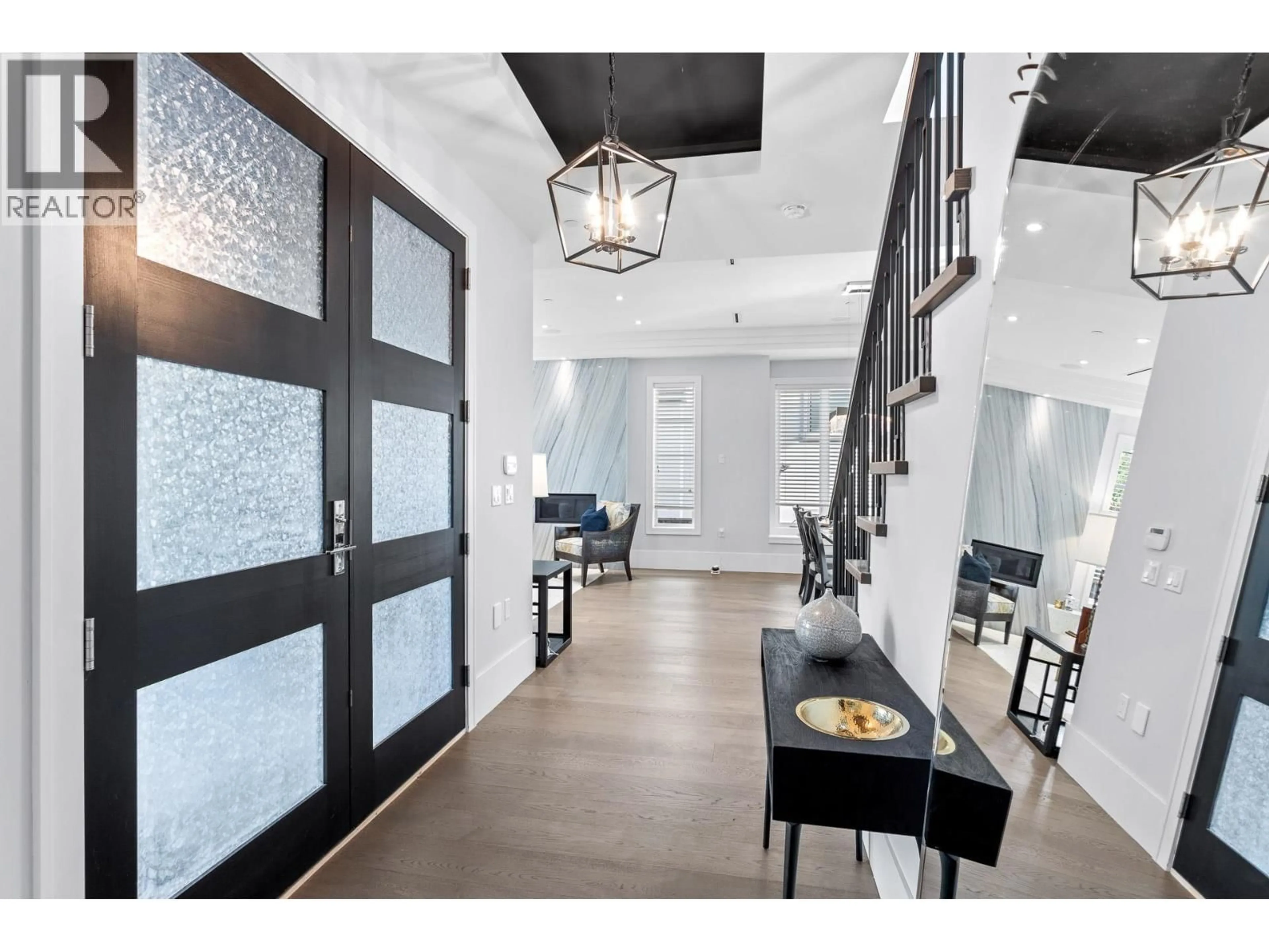 Indoor entryway for 3726 35TH AVENUE, Vancouver British Columbia V6N2N7