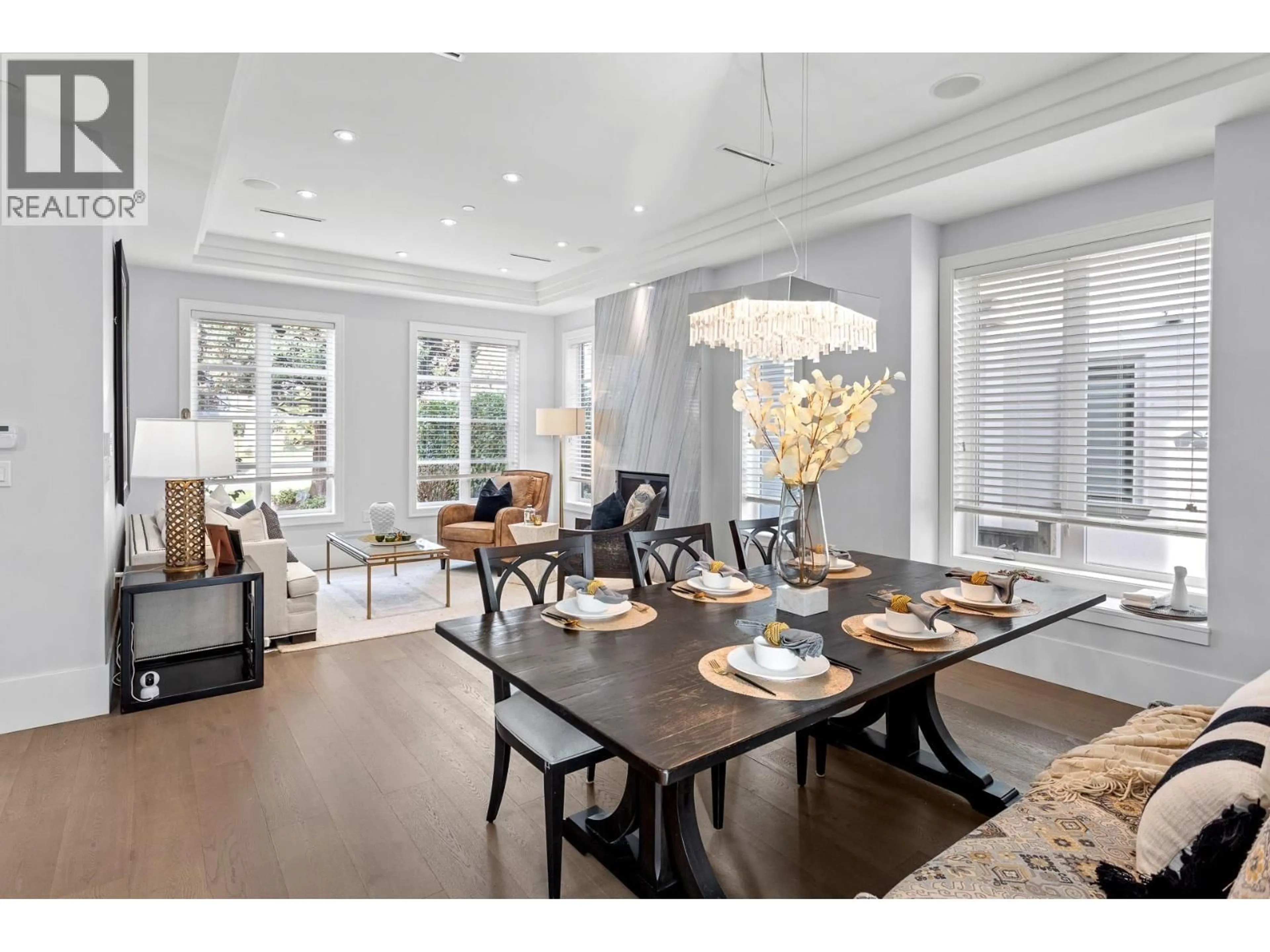 Dining room, wood/laminate floor for 3726 35TH AVENUE, Vancouver British Columbia V6N2N7
