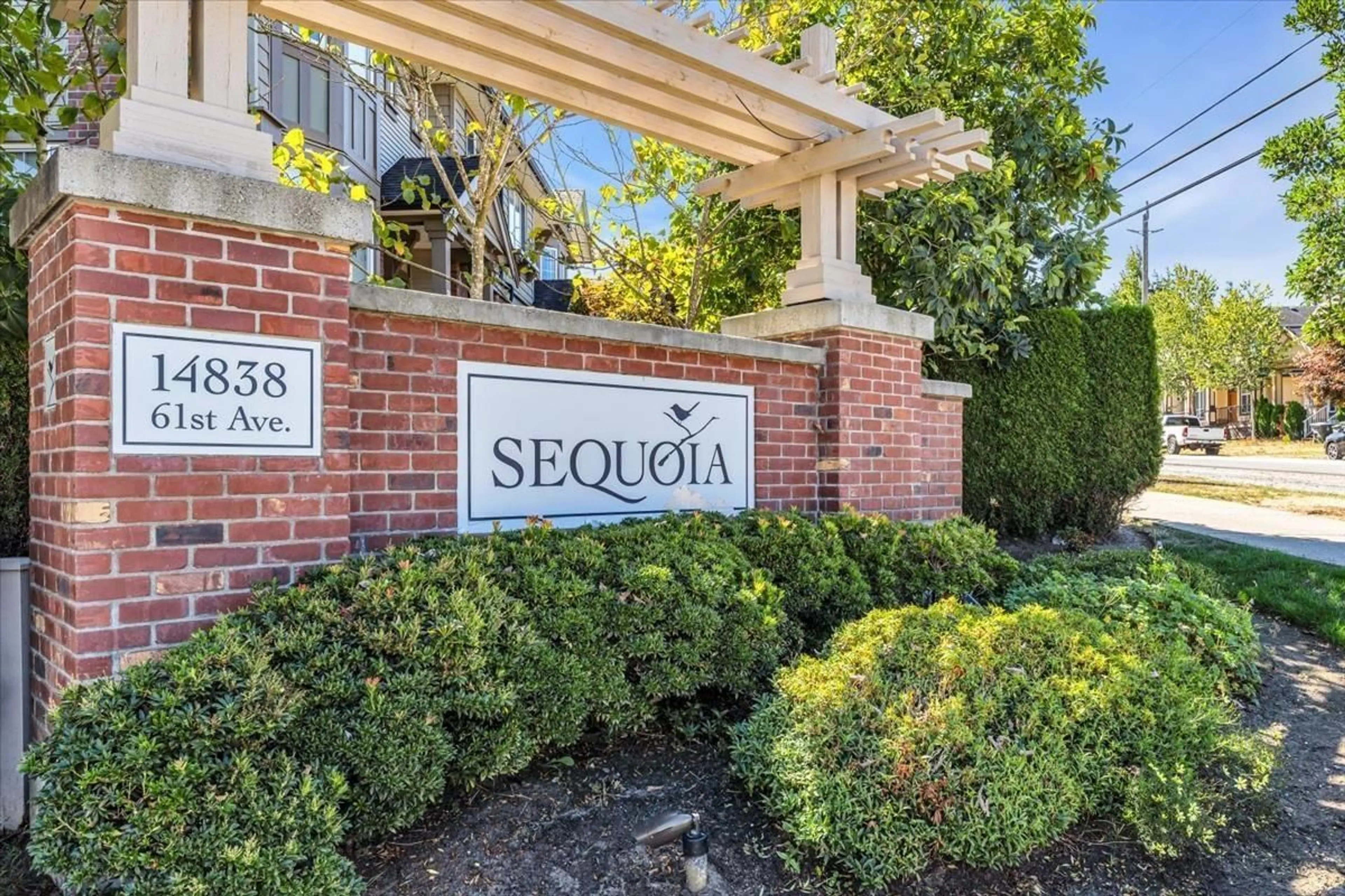 Indoor foyer for 61 - 14838 61 AVENUE, Surrey British Columbia V3S2P3