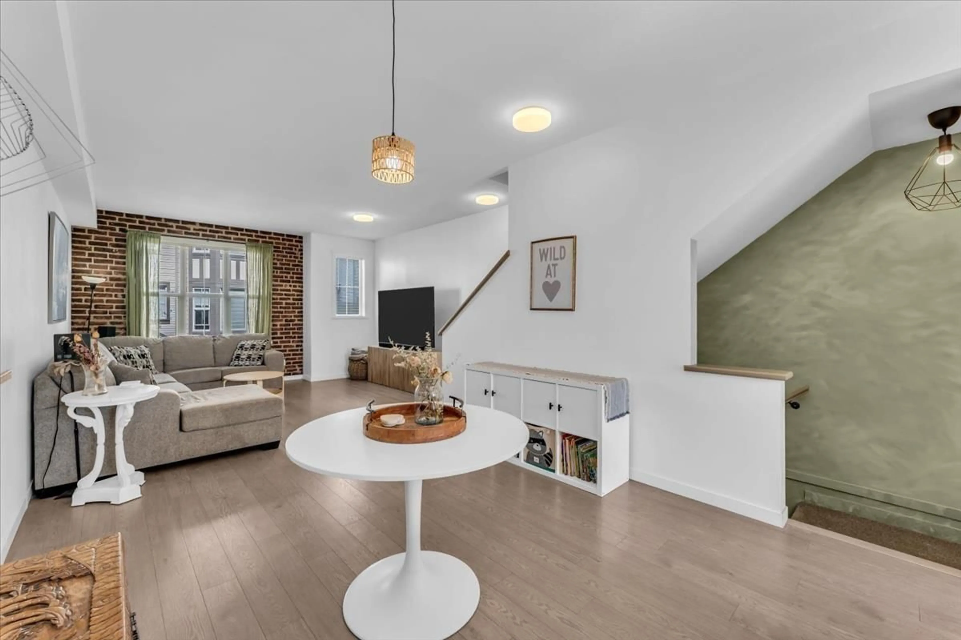 Living room with furniture, unknown for 61 - 14838 61 AVENUE, Surrey British Columbia V3S2P3