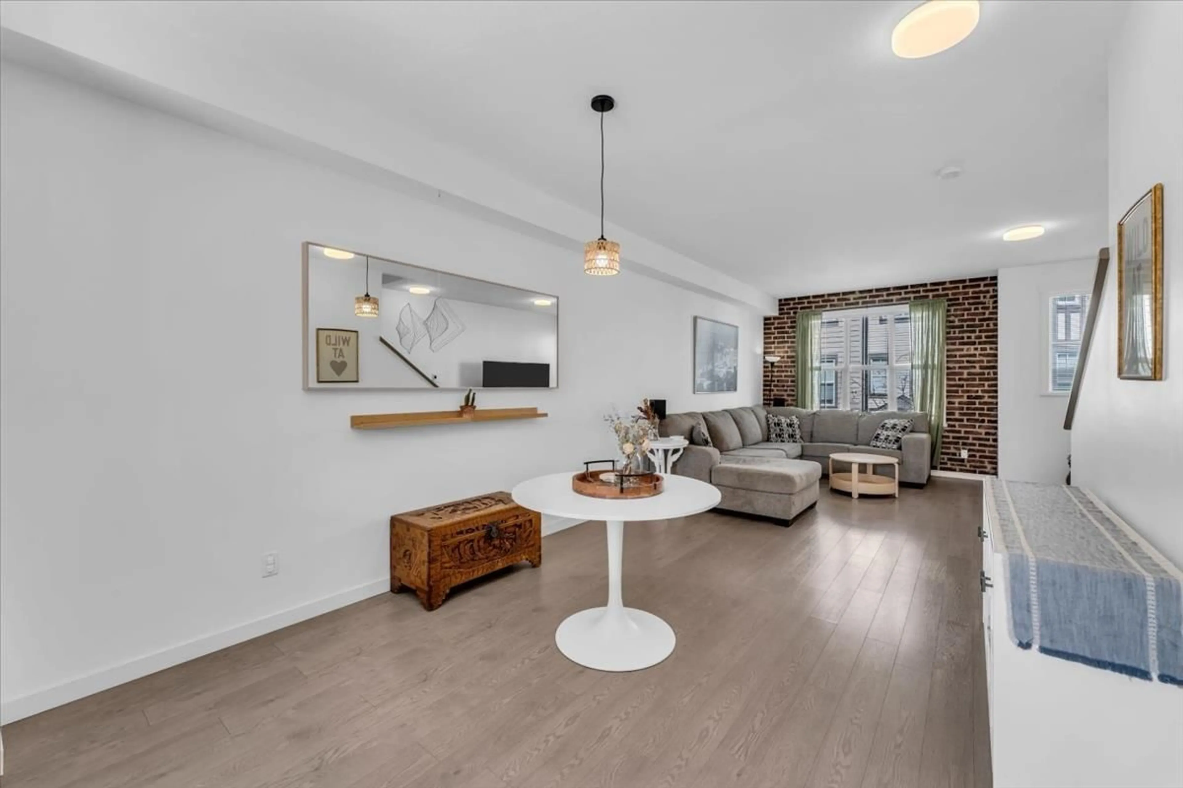 Living room with furniture, unknown for 61 - 14838 61 AVENUE, Surrey British Columbia V3S2P3