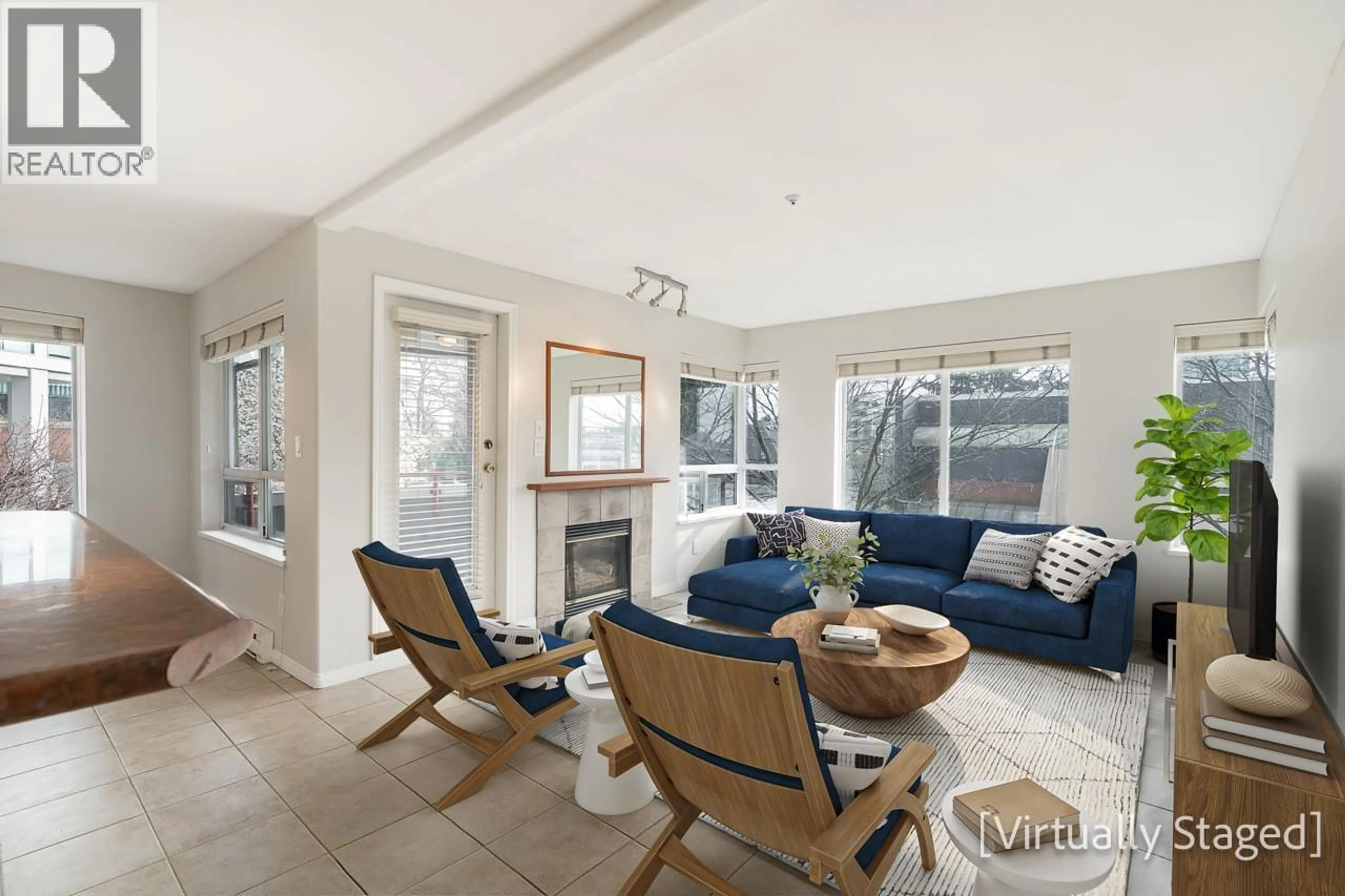 Living room with furniture, unknown for 101 - 120 2ND STREET, North Vancouver British Columbia V7L1C3