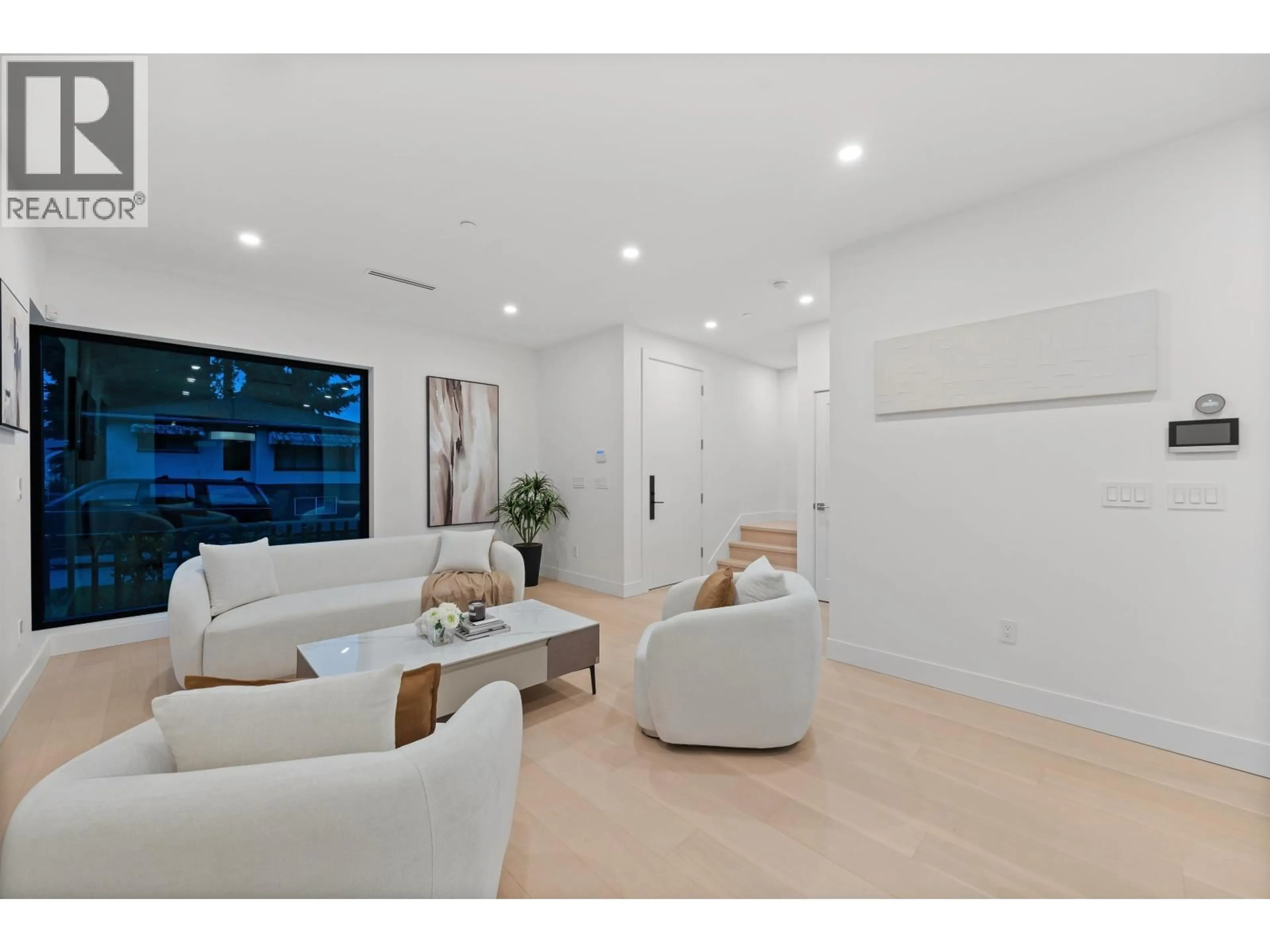 Unknown for 3670 FLEMING STREET, Vancouver British Columbia V5N3V8