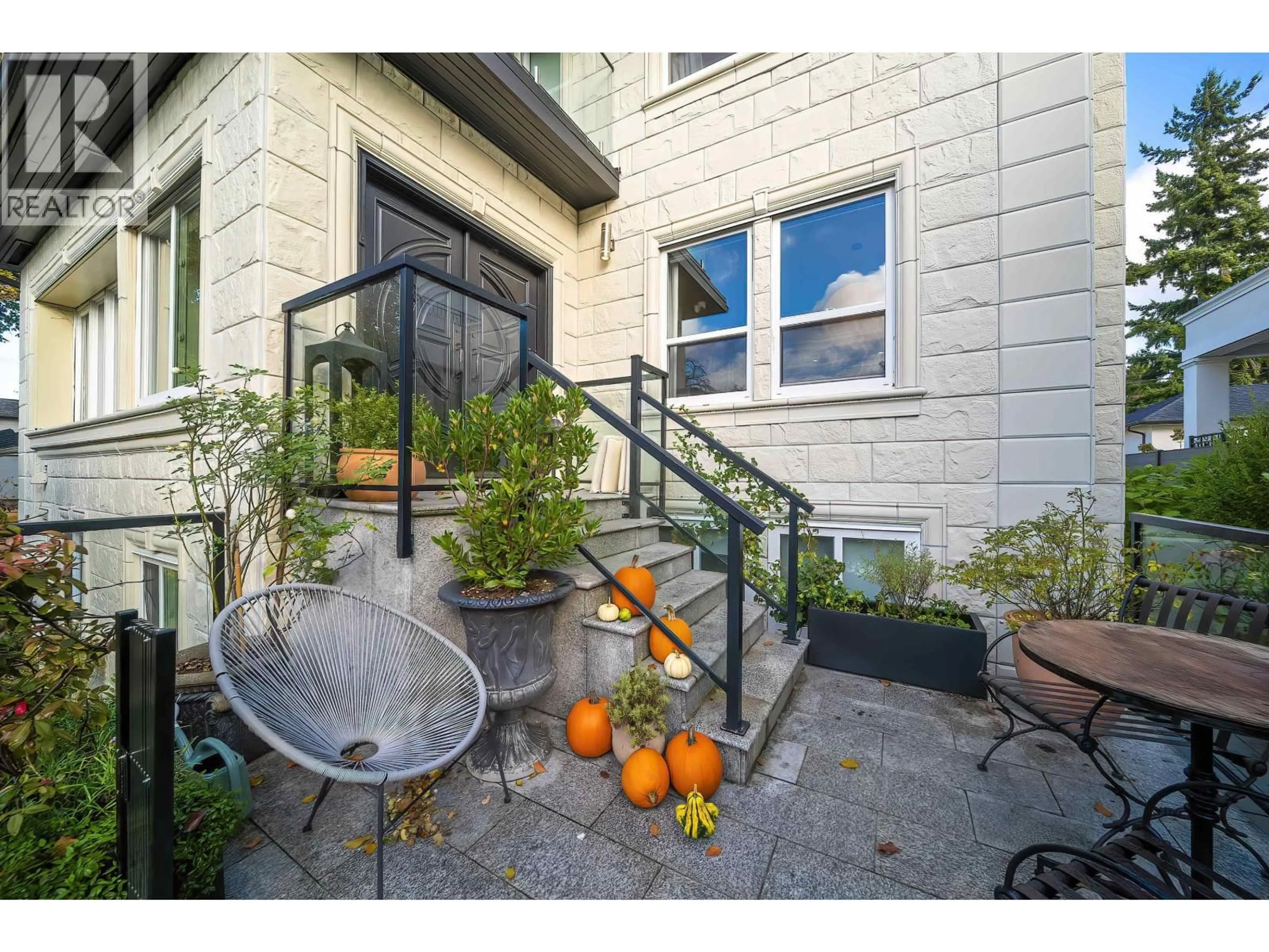 Patio, street for 3765 3RD AVENUE, Vancouver British Columbia V6R1M2