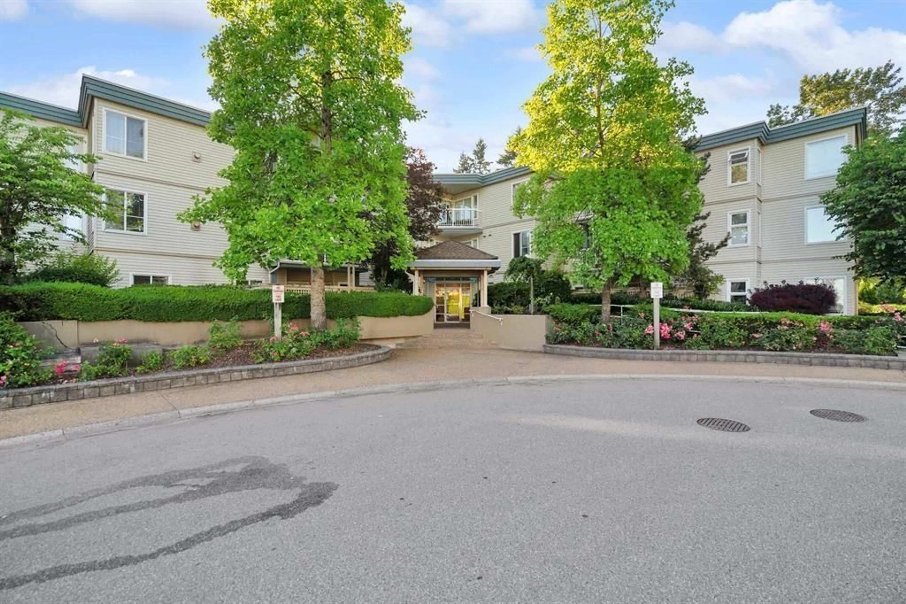 Patio, mountain view for 106 10675 138A STREET, Surrey British Columbia V3T4L2