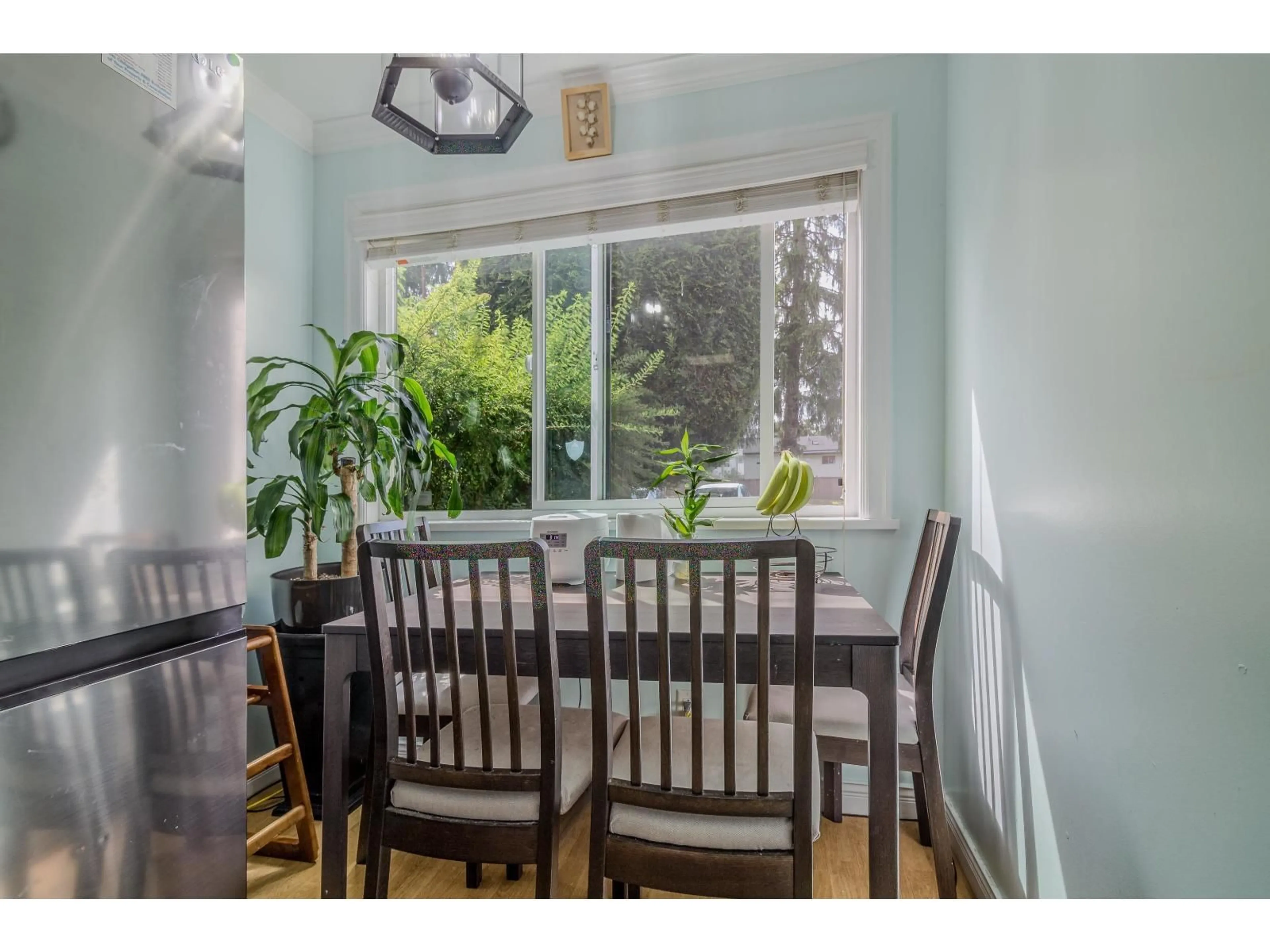 Dining room, wood/laminate floor for 120 - 13880 74 AVENUE, Surrey British Columbia V3W7E6