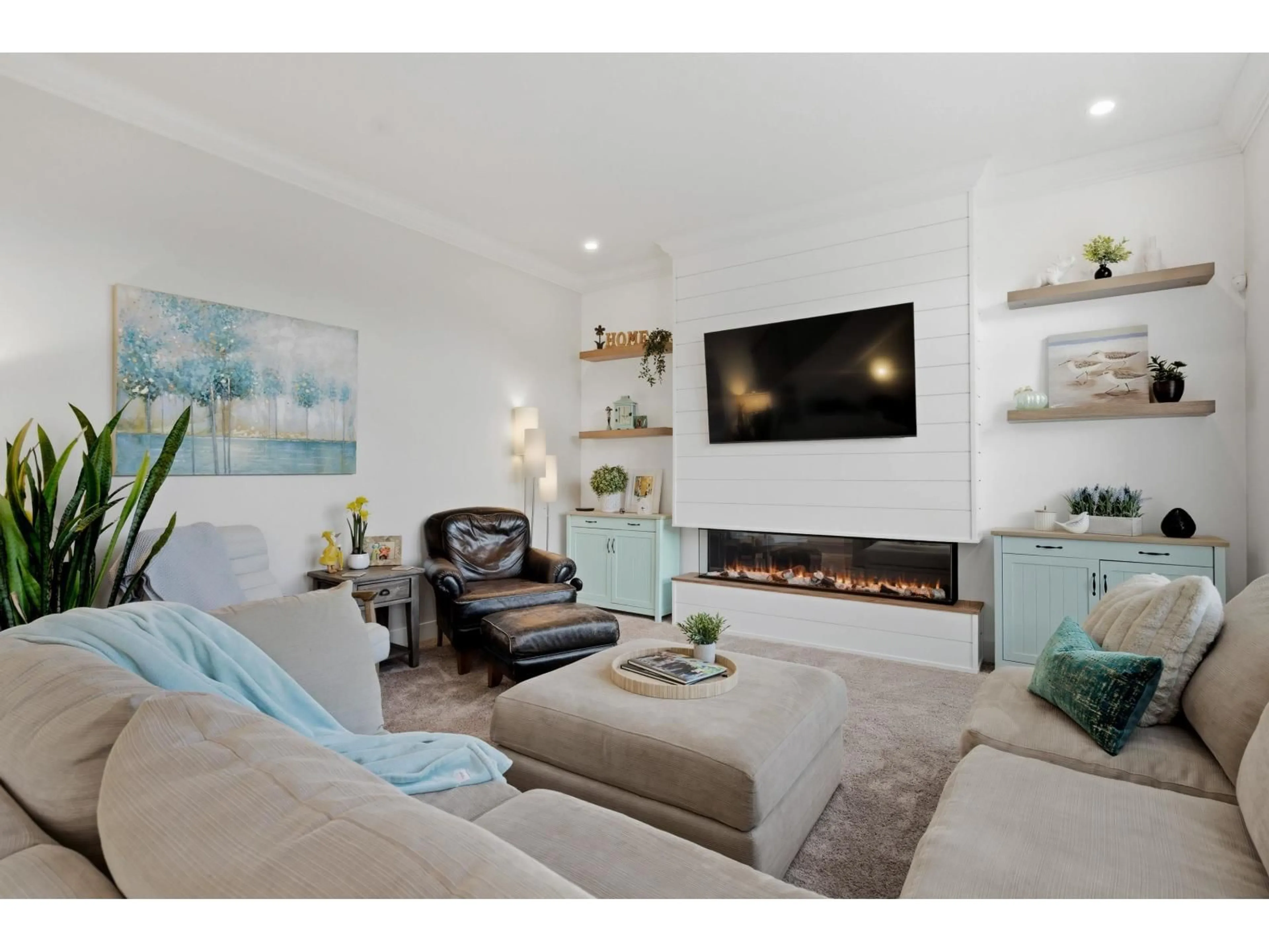 Living room with furniture, unknown for 16492 60A AVENUE, Surrey British Columbia V3S5V4