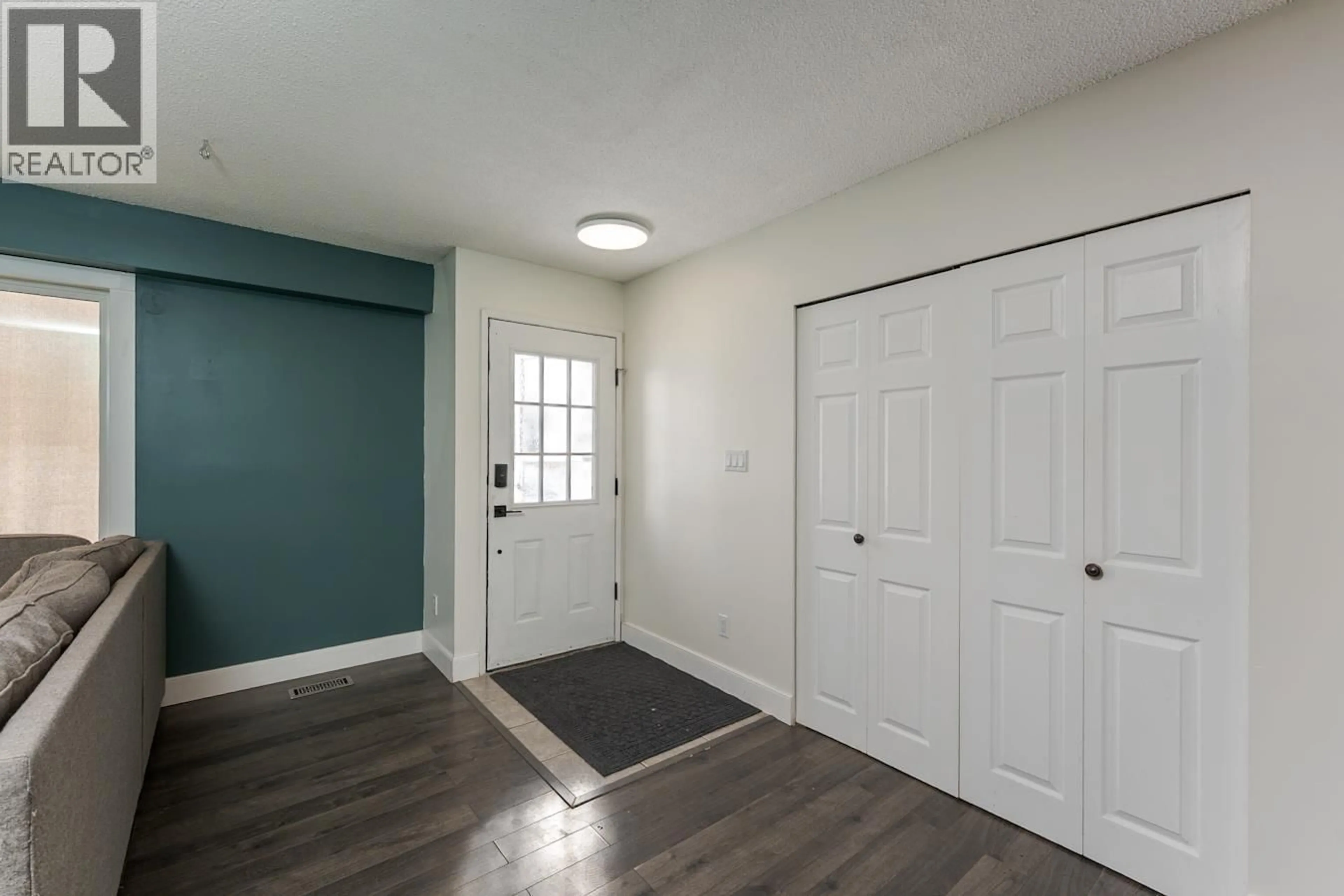 Indoor entryway for 7104 HARTFORD CRESCENT, Prince George British Columbia V2N0A8
