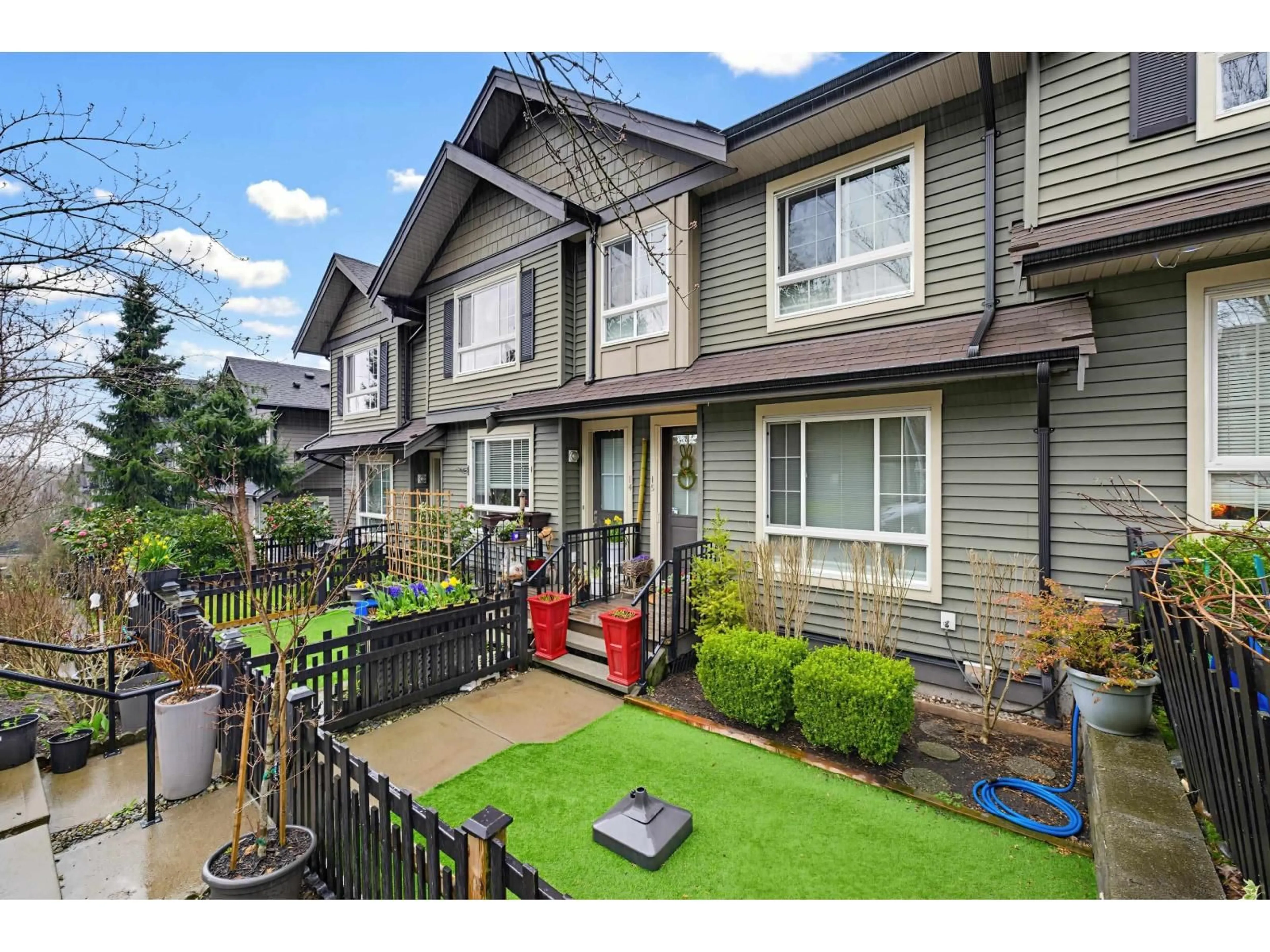 Home with vinyl exterior material, street for 15 - 21867 50 AVENUE, Langley British Columbia V3A3T2