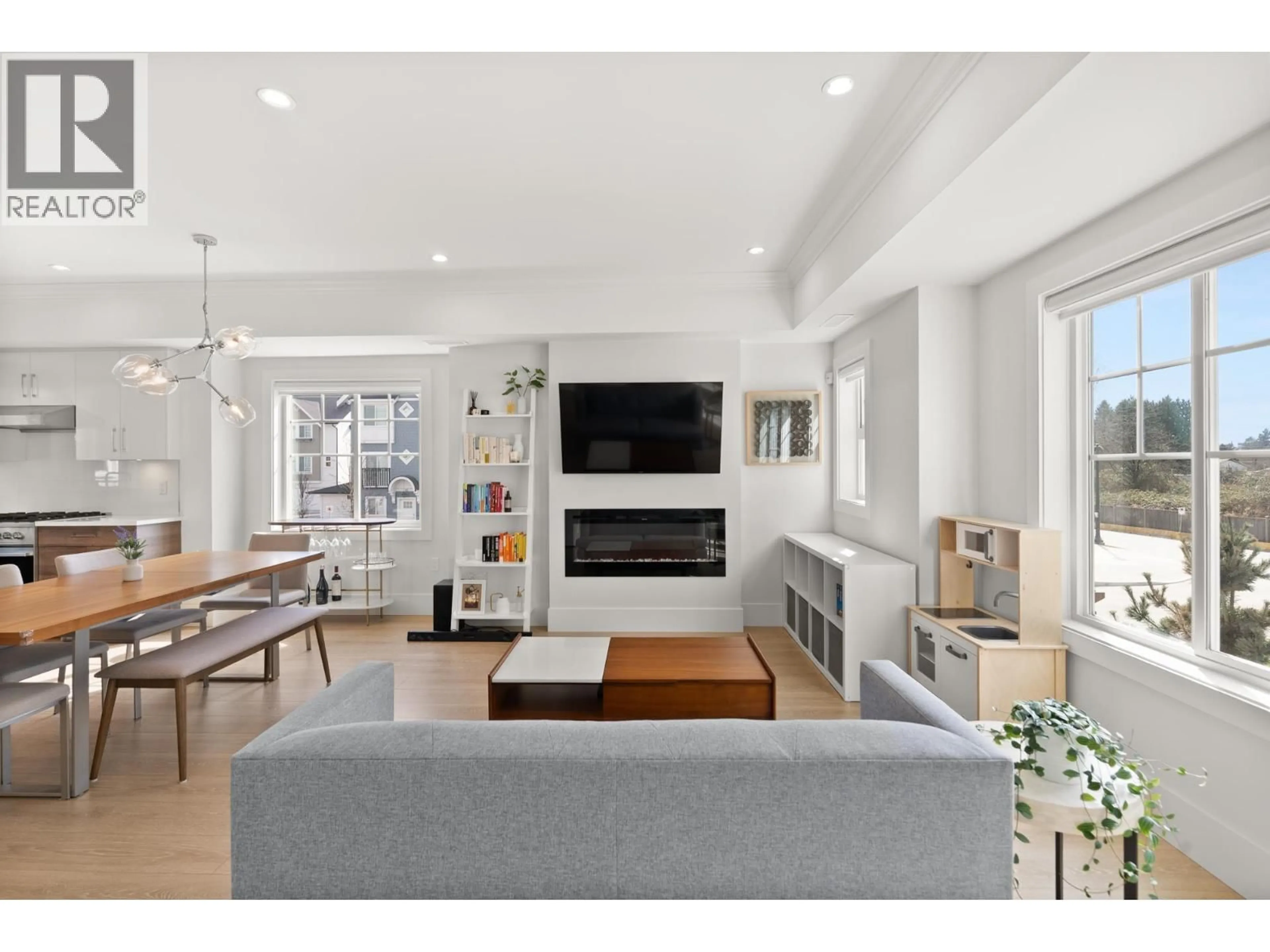 Living room with furniture, unknown for 32 - 9211 MCKIM WAY, Richmond British Columbia V6X0T1