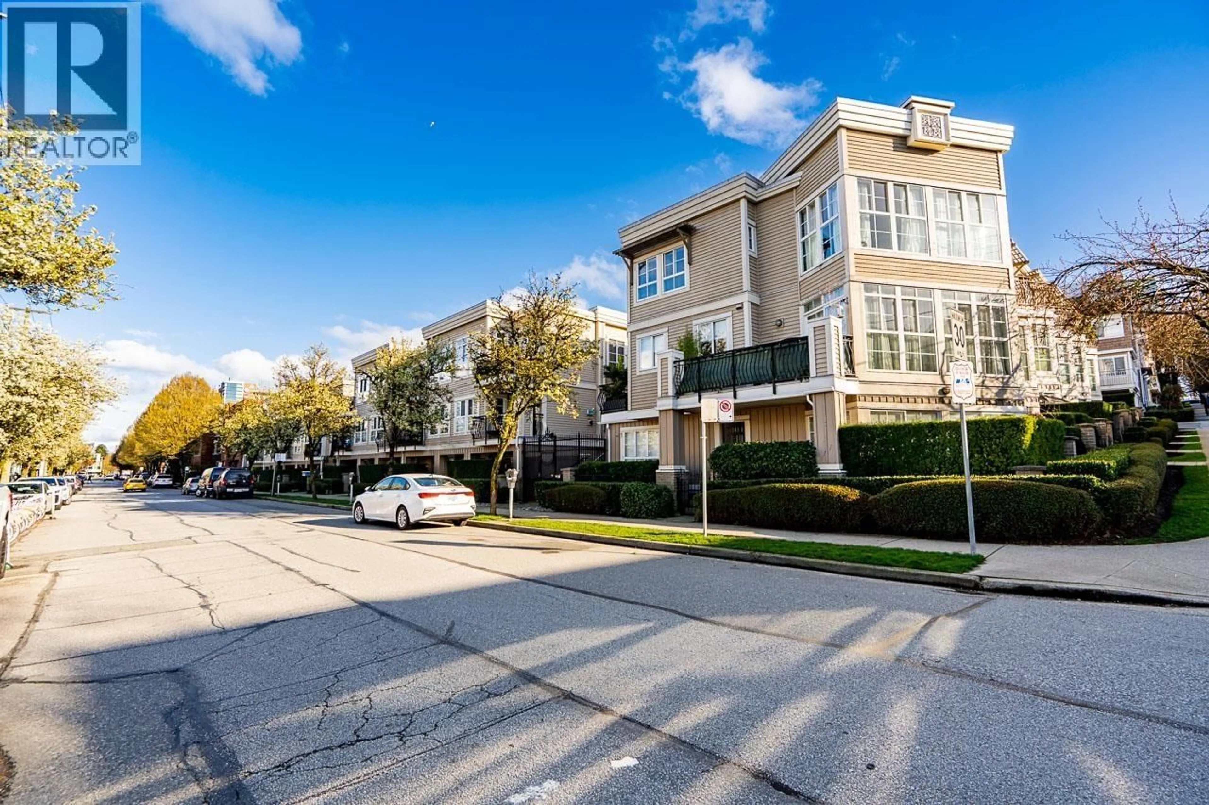 A pic from outside/outdoor area/front of a property/back of a property/a pic from drone, street for 310 - 678 7TH AVENUE, Vancouver British Columbia V5Z1B5