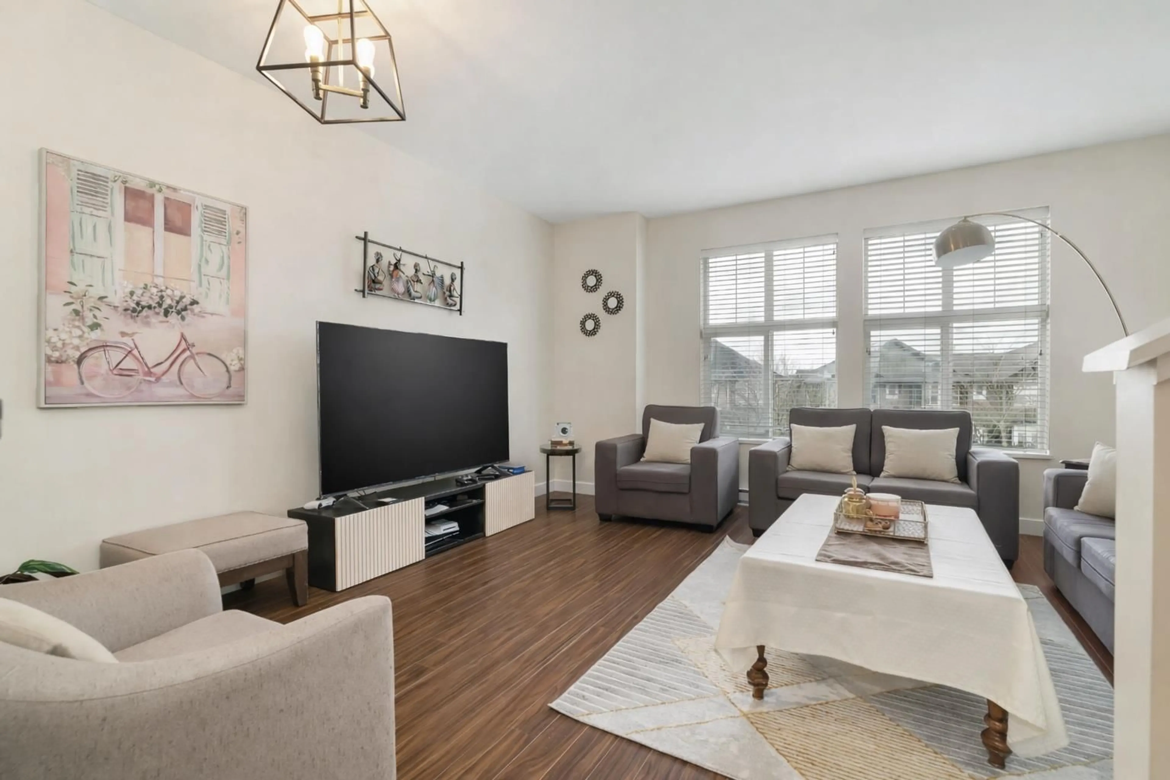 Living room with furniture, unknown for 7 - 18211 70 AVENUE, Surrey British Columbia V3S8K9