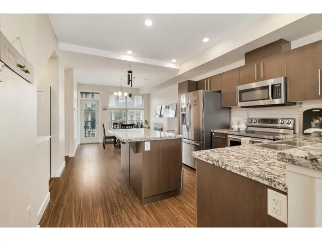 7 - 18211 70 AVENUE, Surrey 5