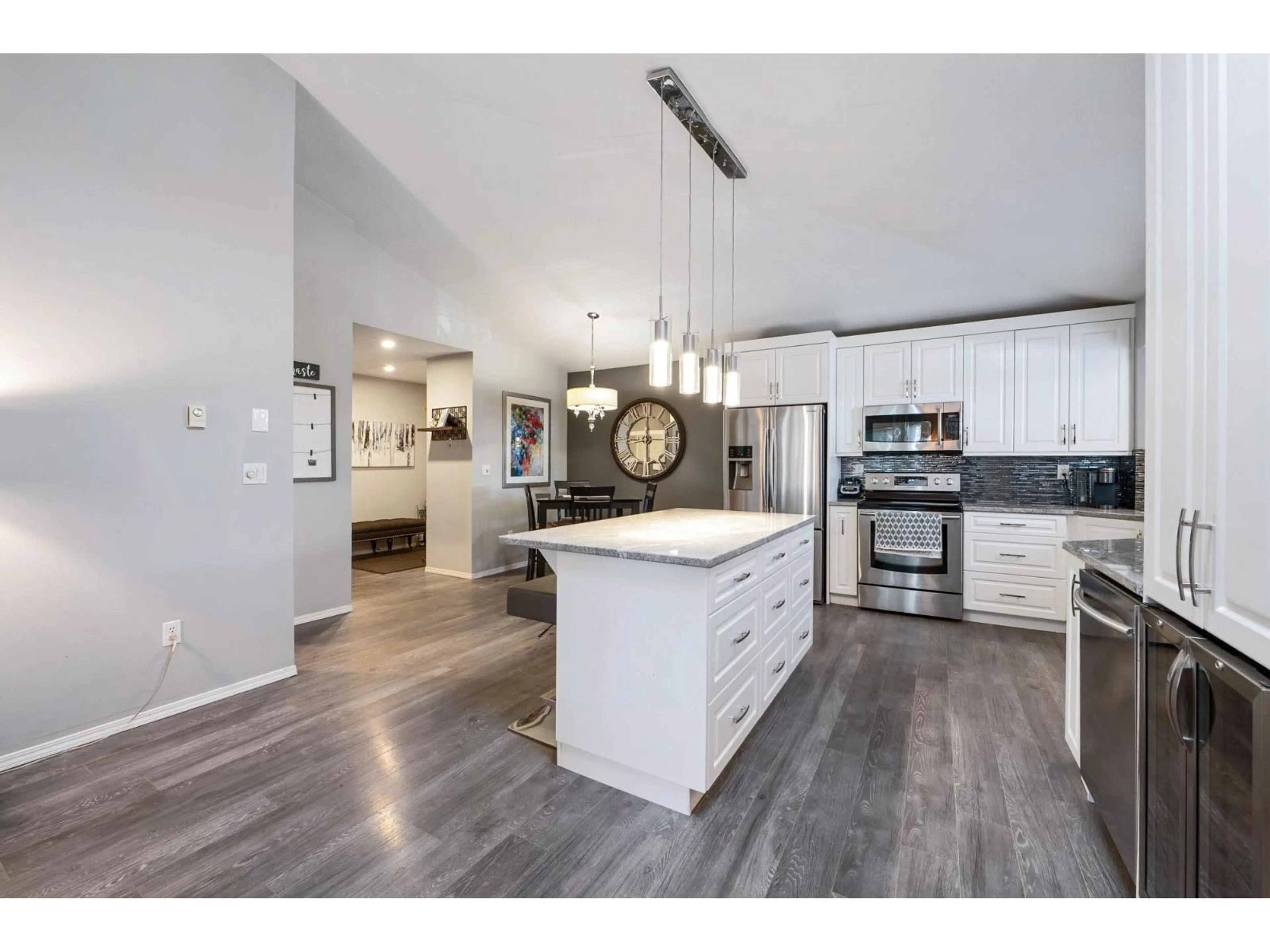 Open concept kitchen, unknown for 305 - 19721 64 AVENUE, Langley British Columbia V2Y1L1