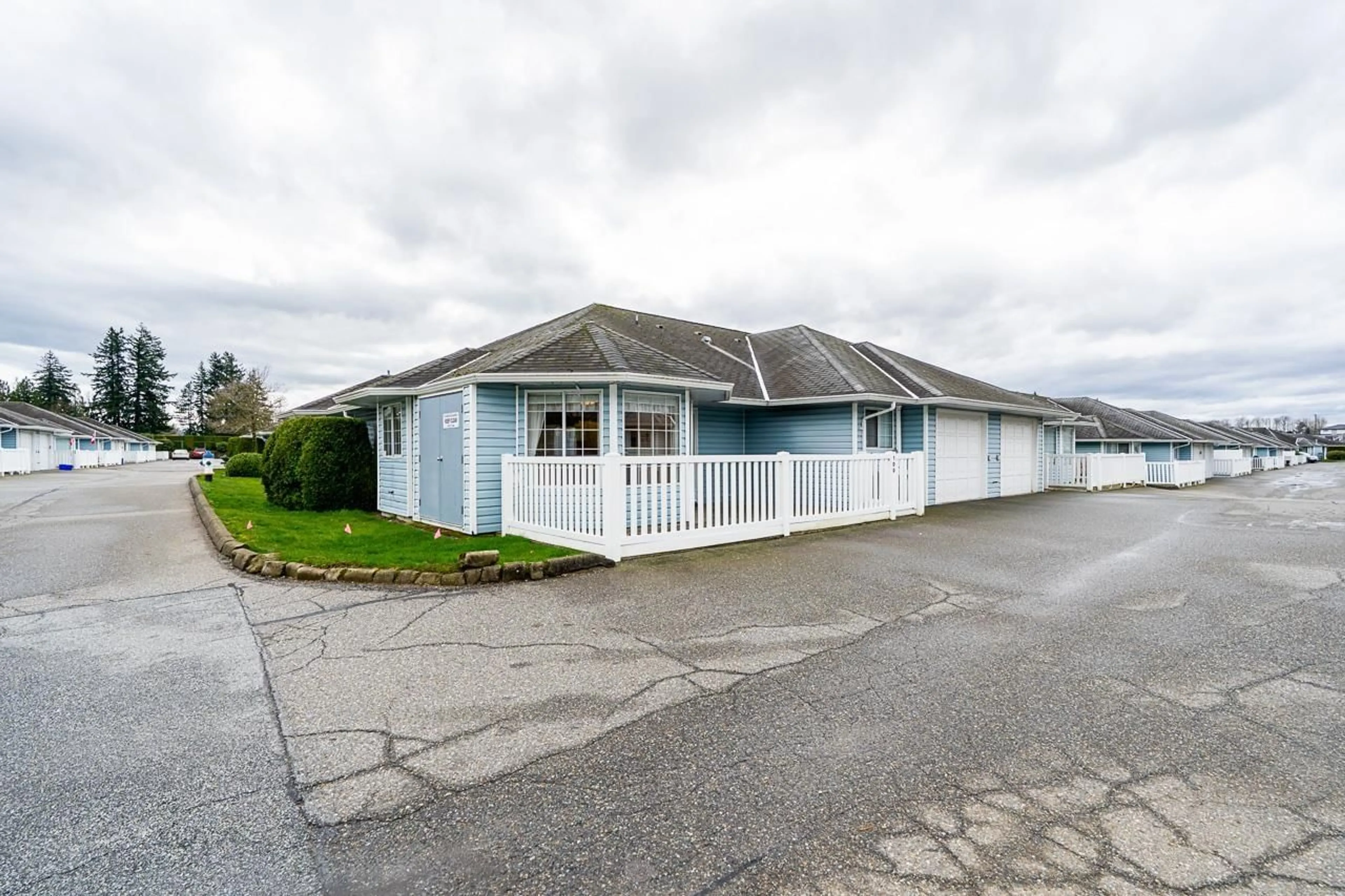 Unknown for 100 - 1450 MCCALLUM ROAD, Abbotsford British Columbia V2S8A3