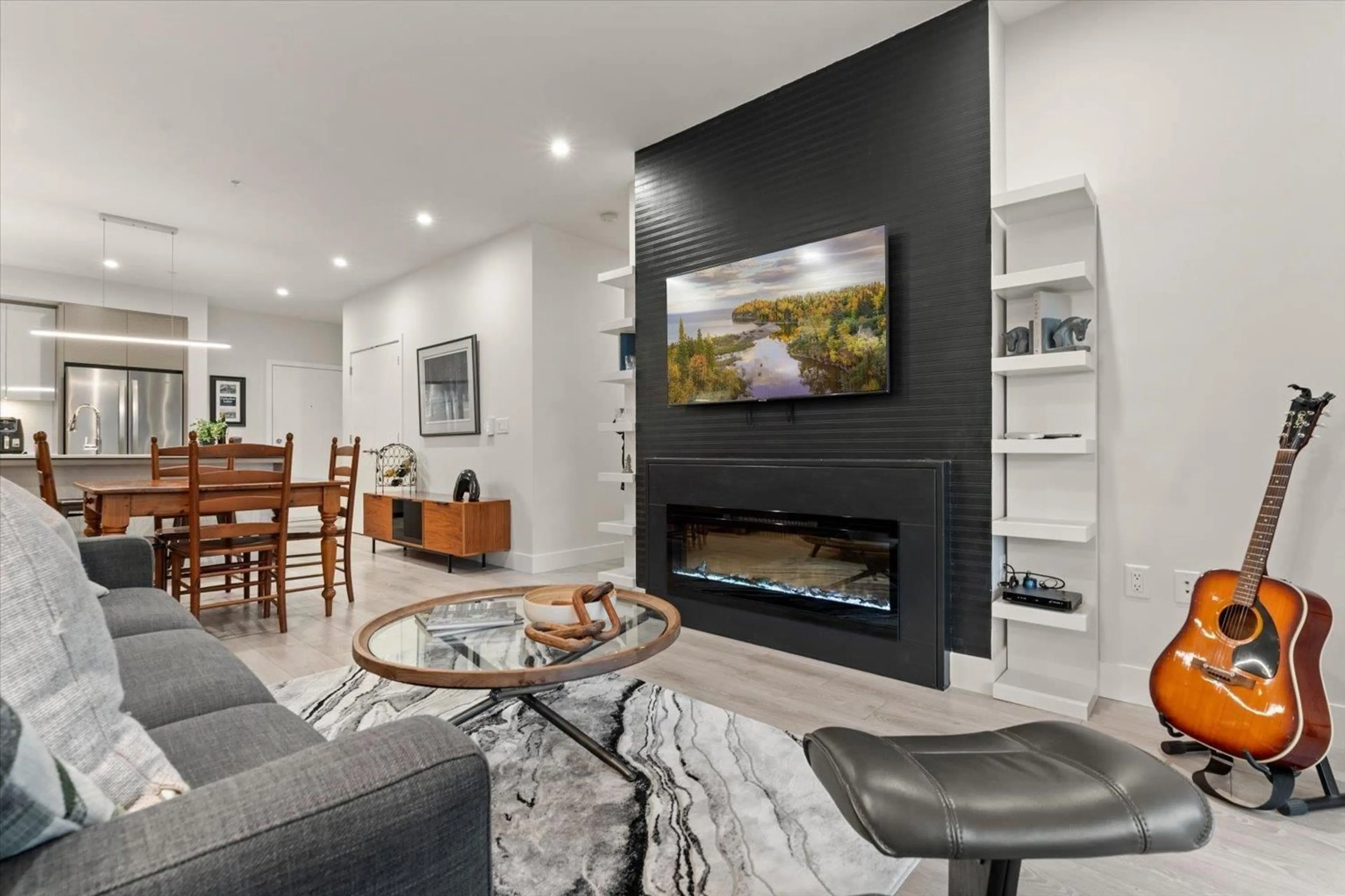 Living room with furniture, unknown for 201 - 45510 MARKET WAY, Chilliwack British Columbia V2R6E1