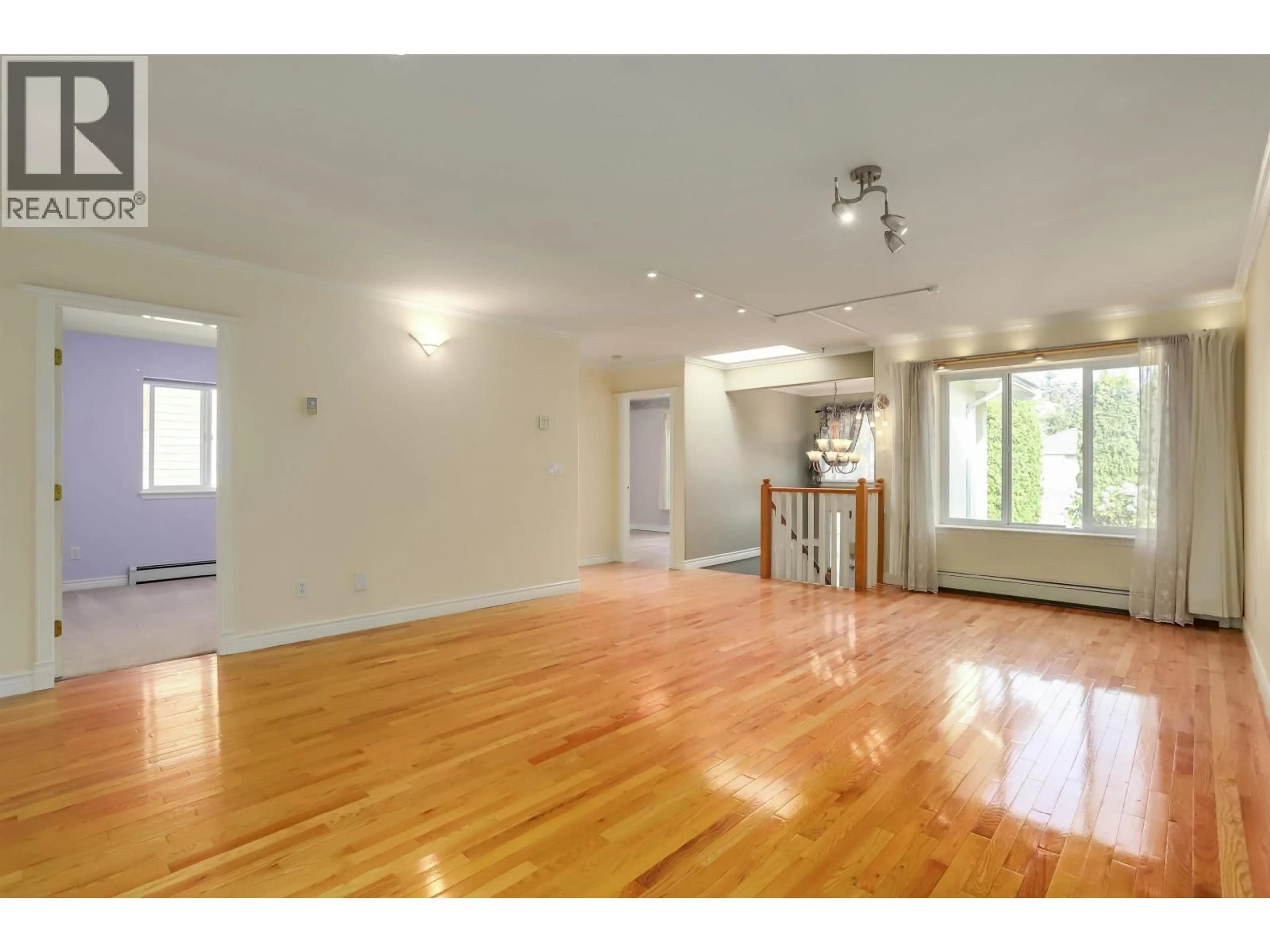 A pic of a room for 7546 12TH AVENUE, Burnaby British Columbia V3N2K1