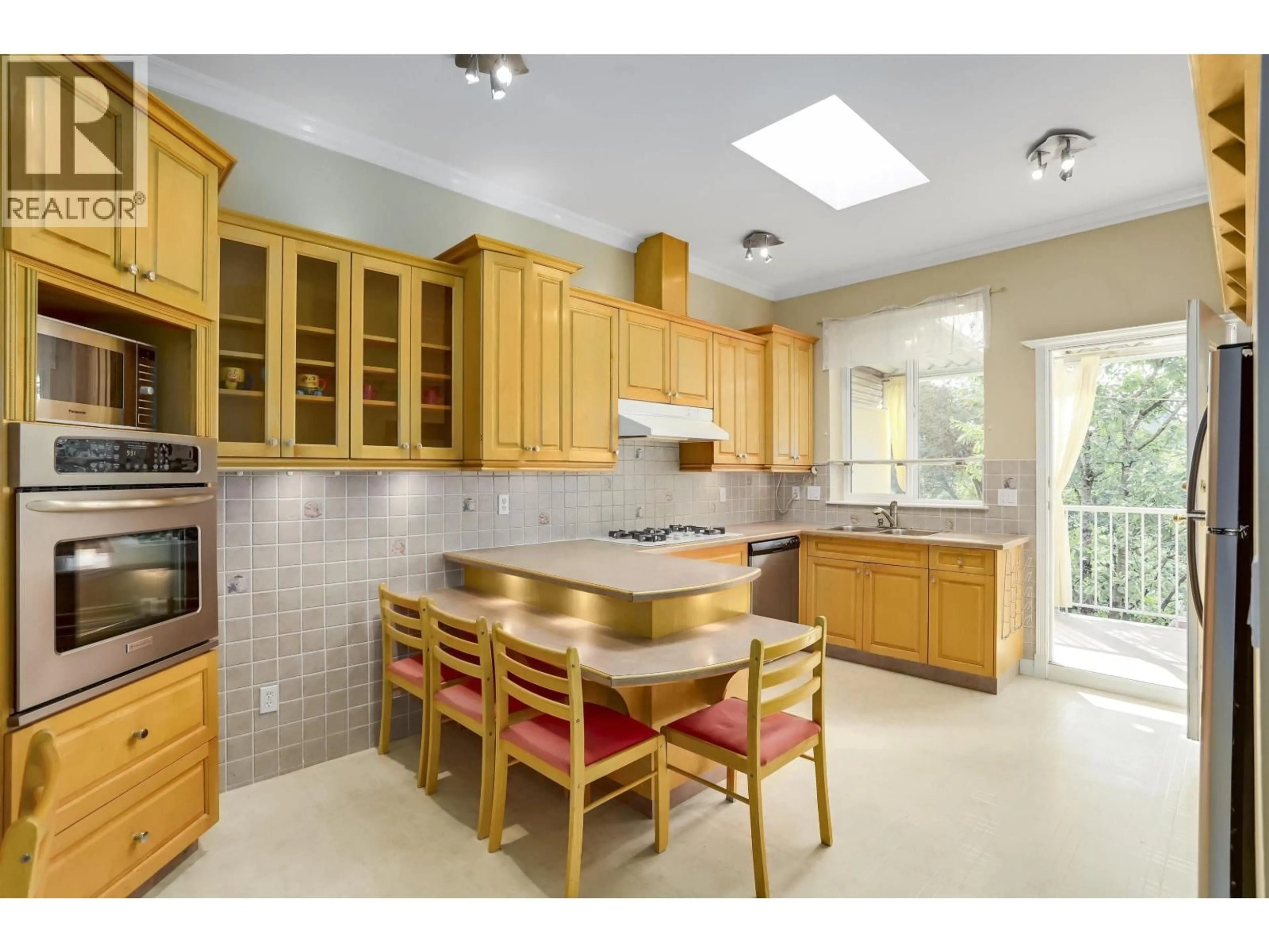 Unknown for 7546 12TH AVENUE, Burnaby British Columbia V3N2K1