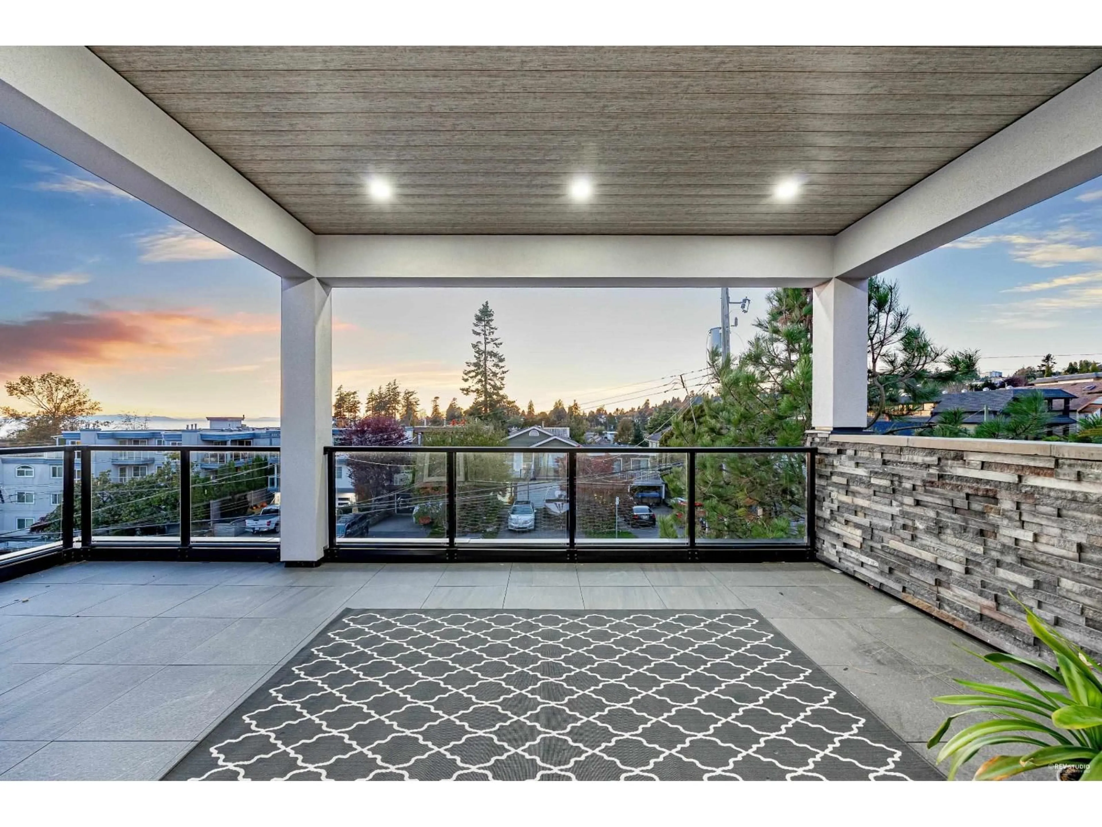 Unknown for 838 STEVENS STREET, White Rock British Columbia V4B4X2