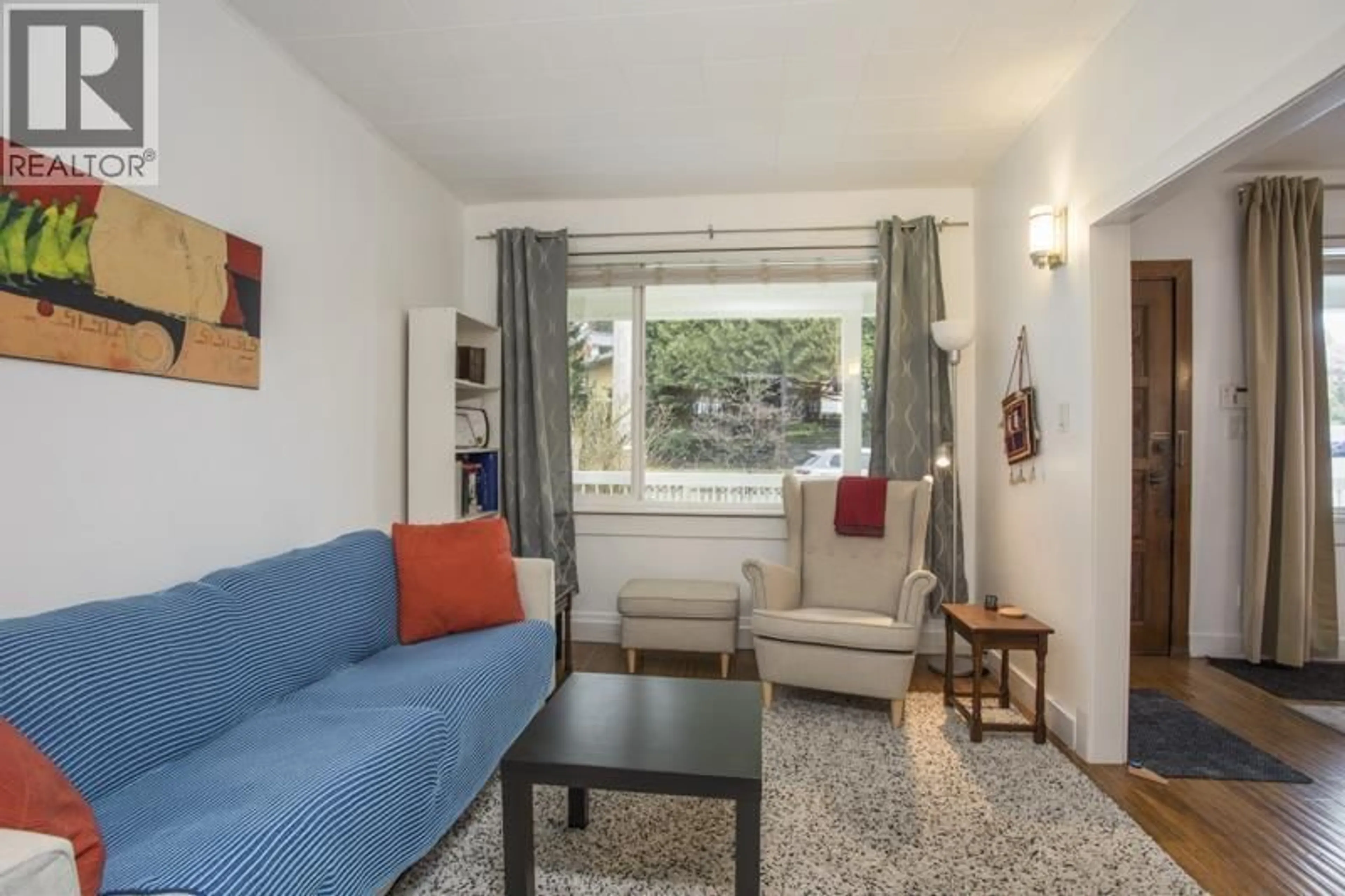 Living room with furniture, unknown for 432 RICHMOND STREET, New Westminster British Columbia V3L4C5