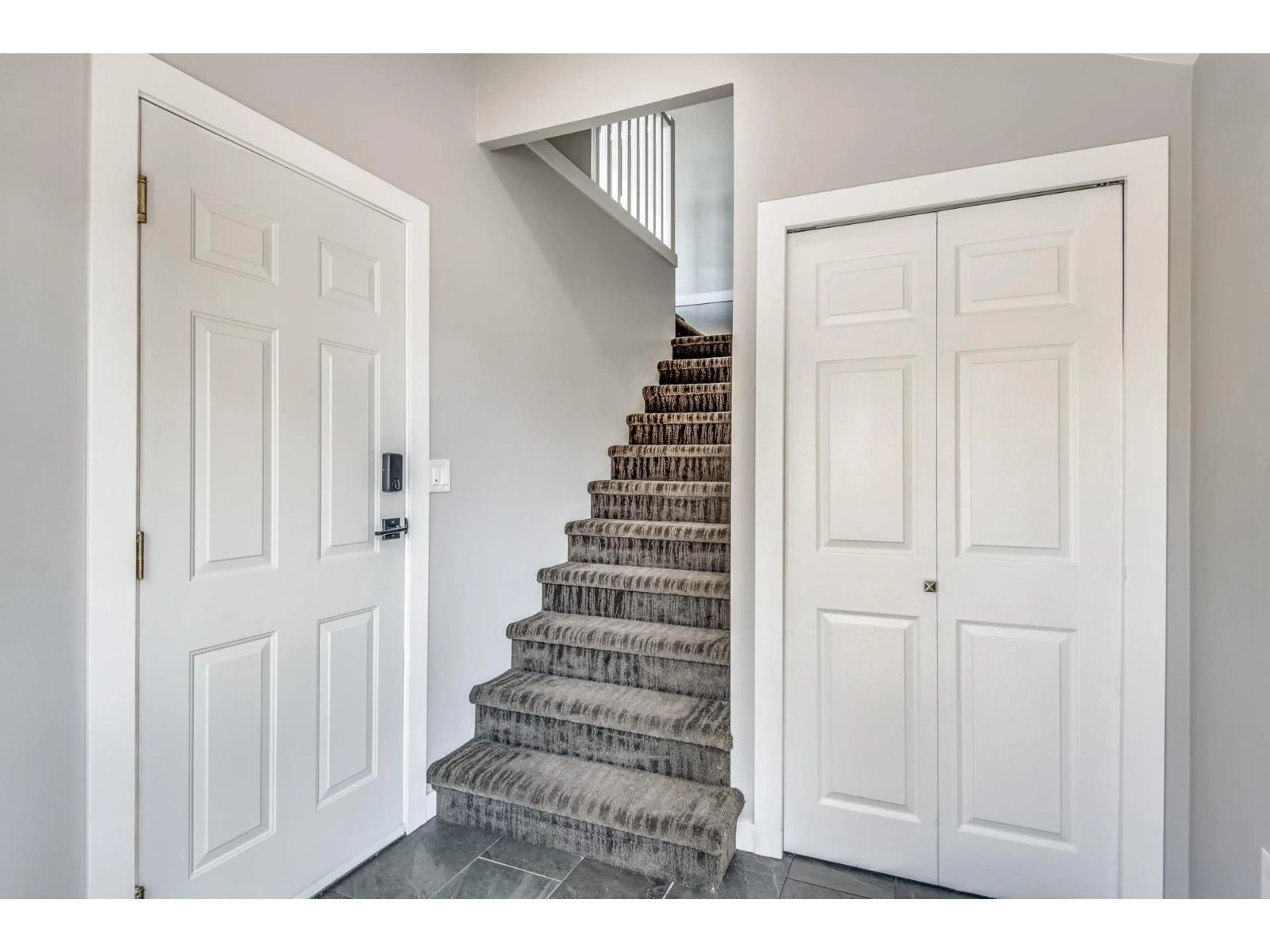 Indoor entryway for 50 - 34332 MACLURE ROAD, Abbotsford British Columbia V2S7S8