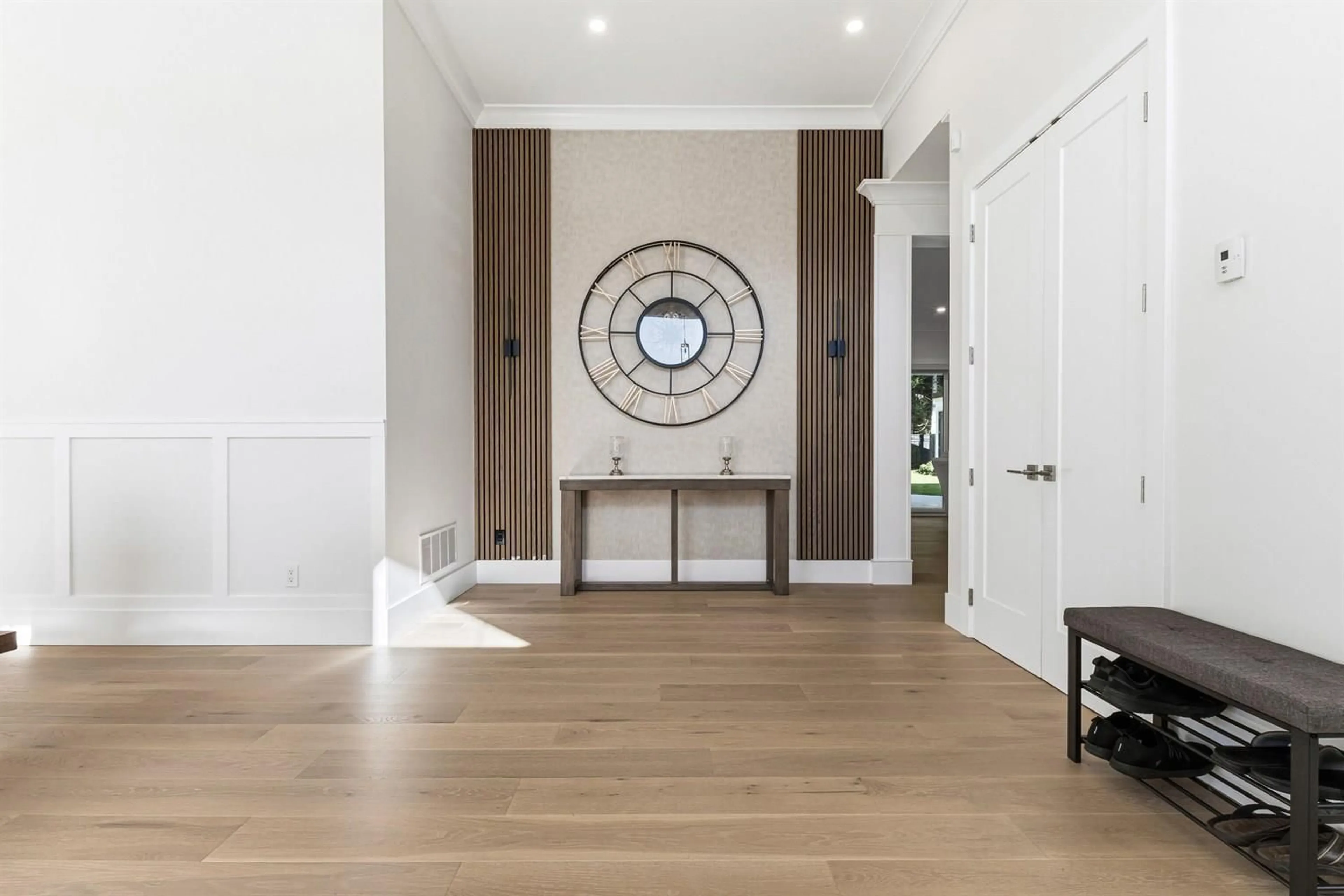 Indoor entryway for 6460 MCKENZIE DRIVE, Delta British Columbia V4E1N9