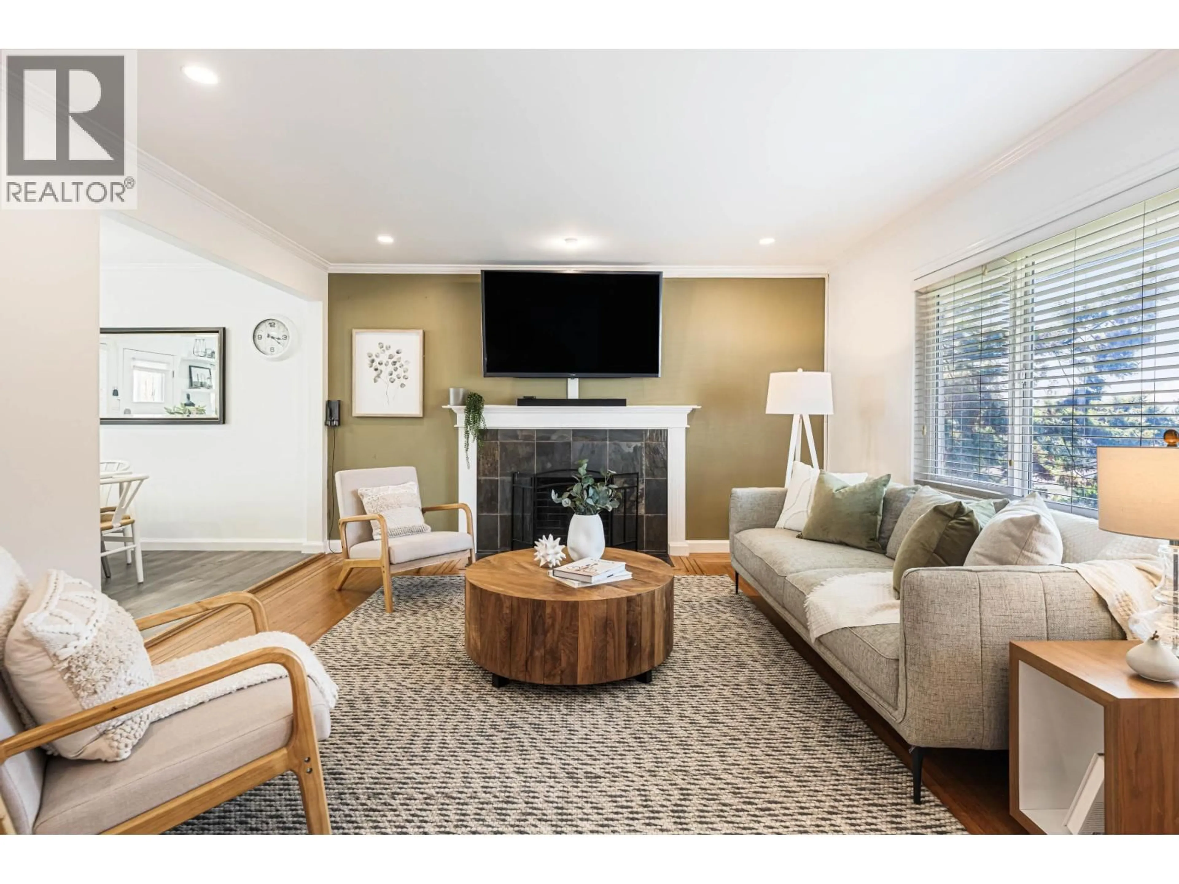 Living room with furniture, unknown for 8326 ROYAL OAK AVENUE, Burnaby British Columbia V5J4L2