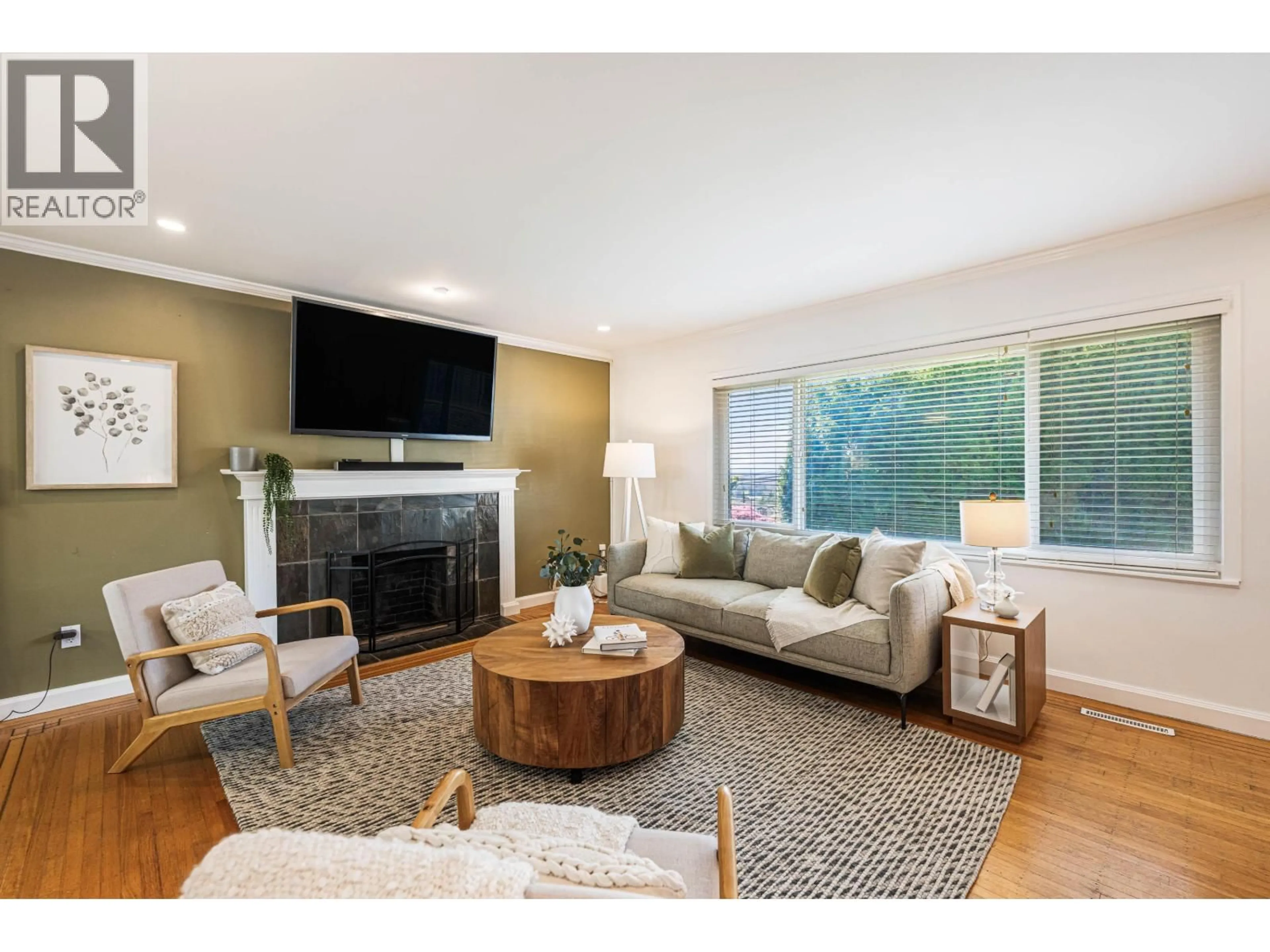 Living room with furniture, wood/laminate floor for 8326 ROYAL OAK AVENUE, Burnaby British Columbia V5J4L2