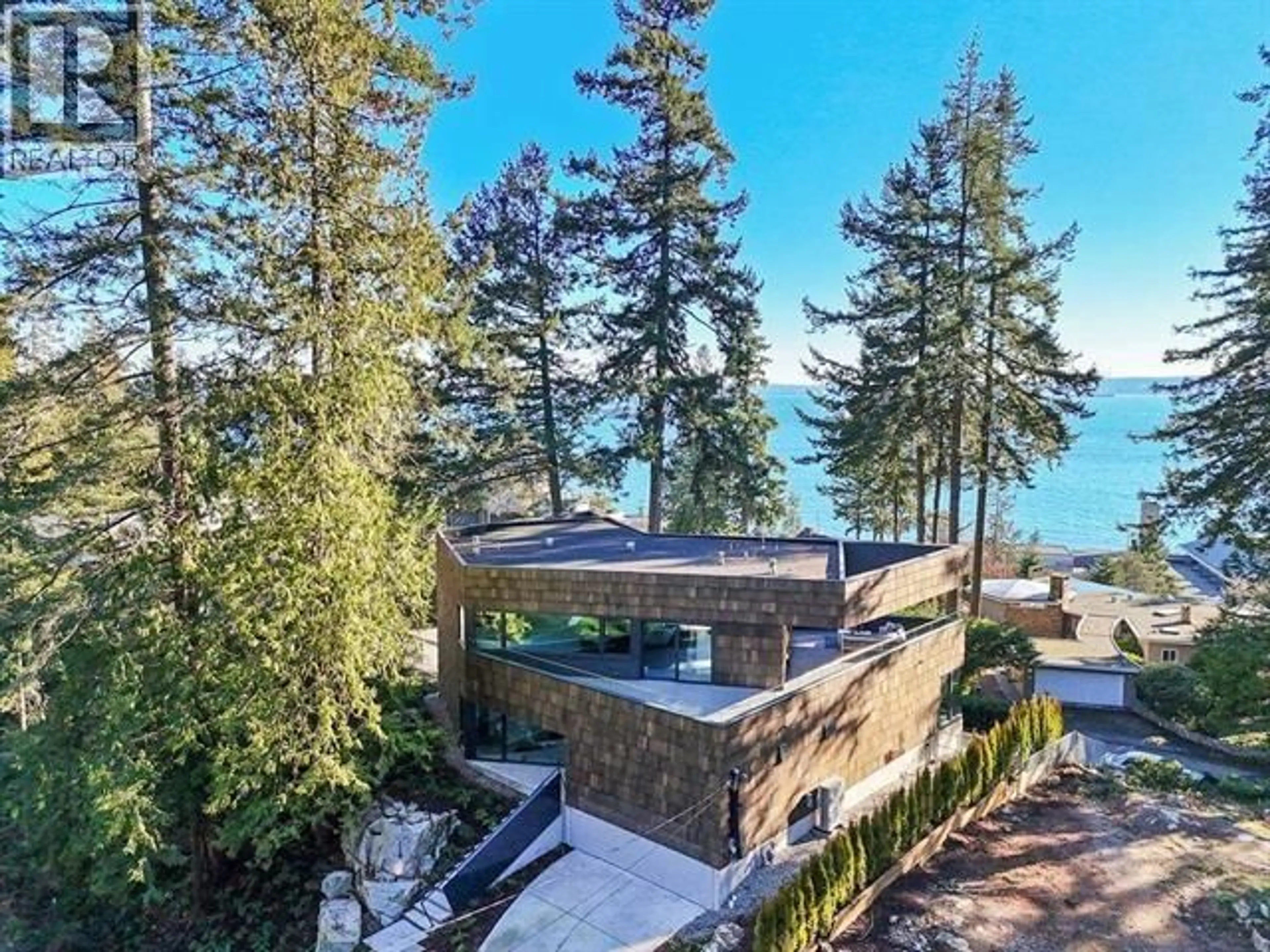 A pic from outside/outdoor area/front of a property/back of a property/a pic from drone, water/lake/river/ocean view for 4166 ROSE CRESCENT, West Vancouver British Columbia V7V2N8