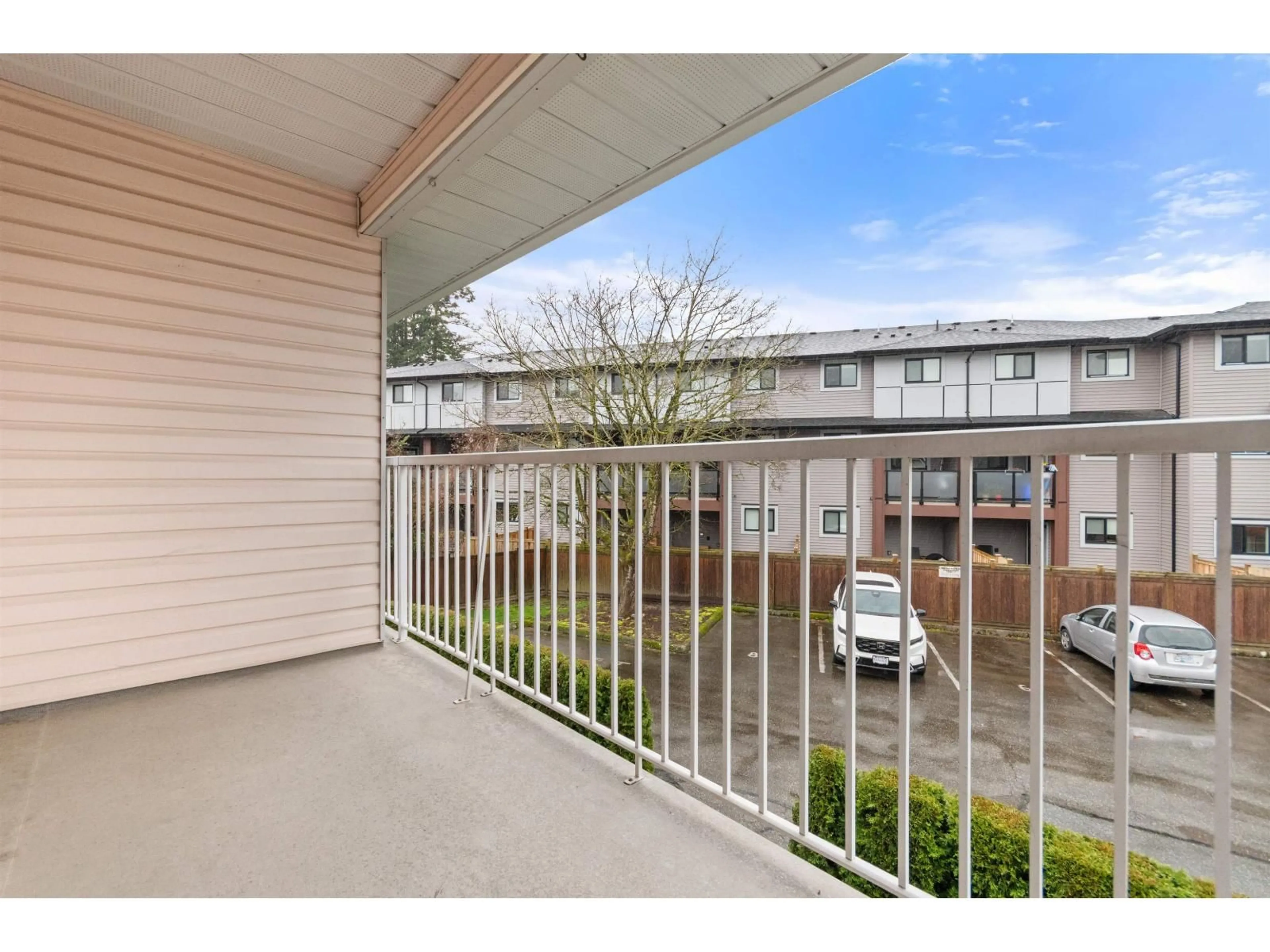 Patio, water/lake/river/ocean view for 6 - 46562 YALE ROAD, Chilliwack British Columbia V2P2R5