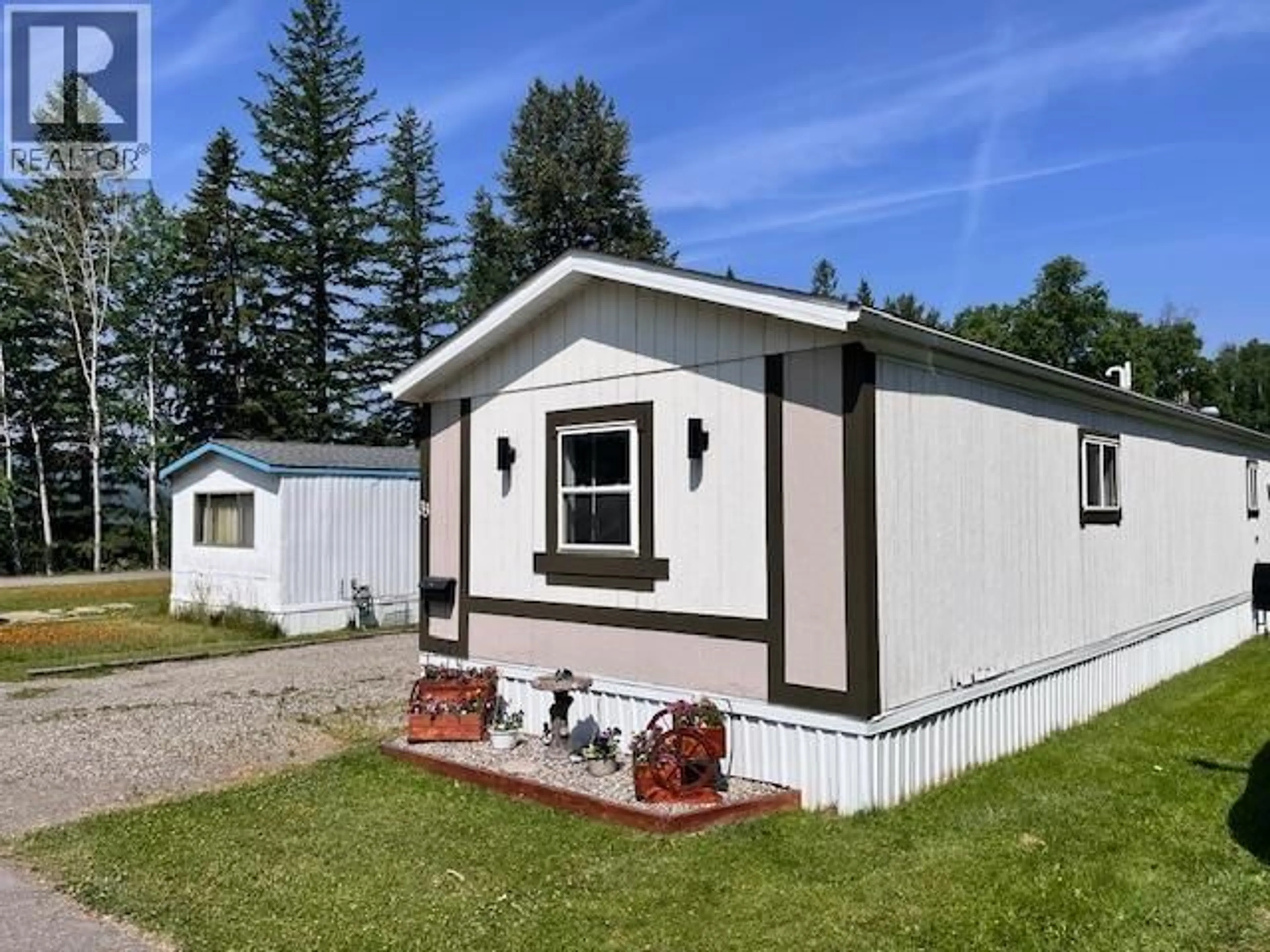 Home with vinyl exterior material, street for 33 - 3656 HILBORN ROAD, Quesnel British Columbia V2J3P7