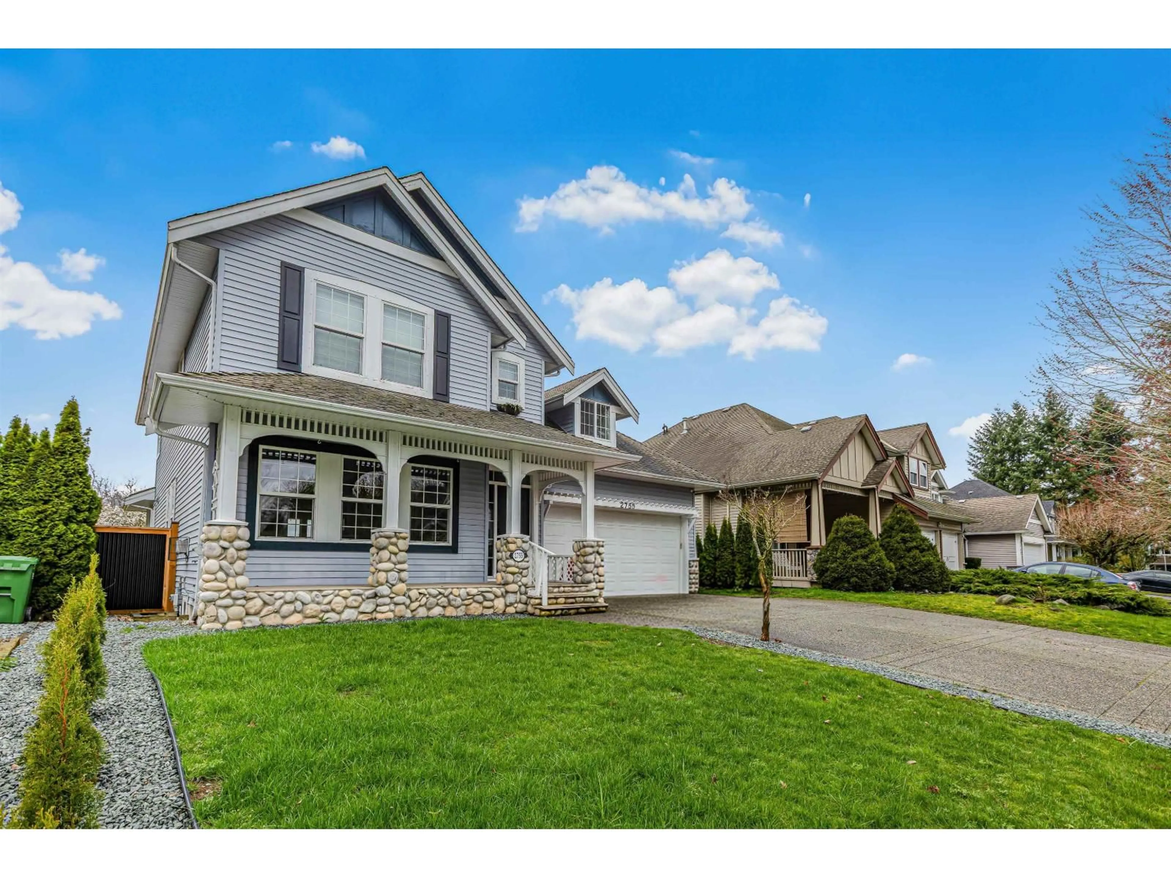 Home with vinyl exterior material, street for 2755 BERNADOTTE STREET, Abbotsford British Columbia V4X1H4