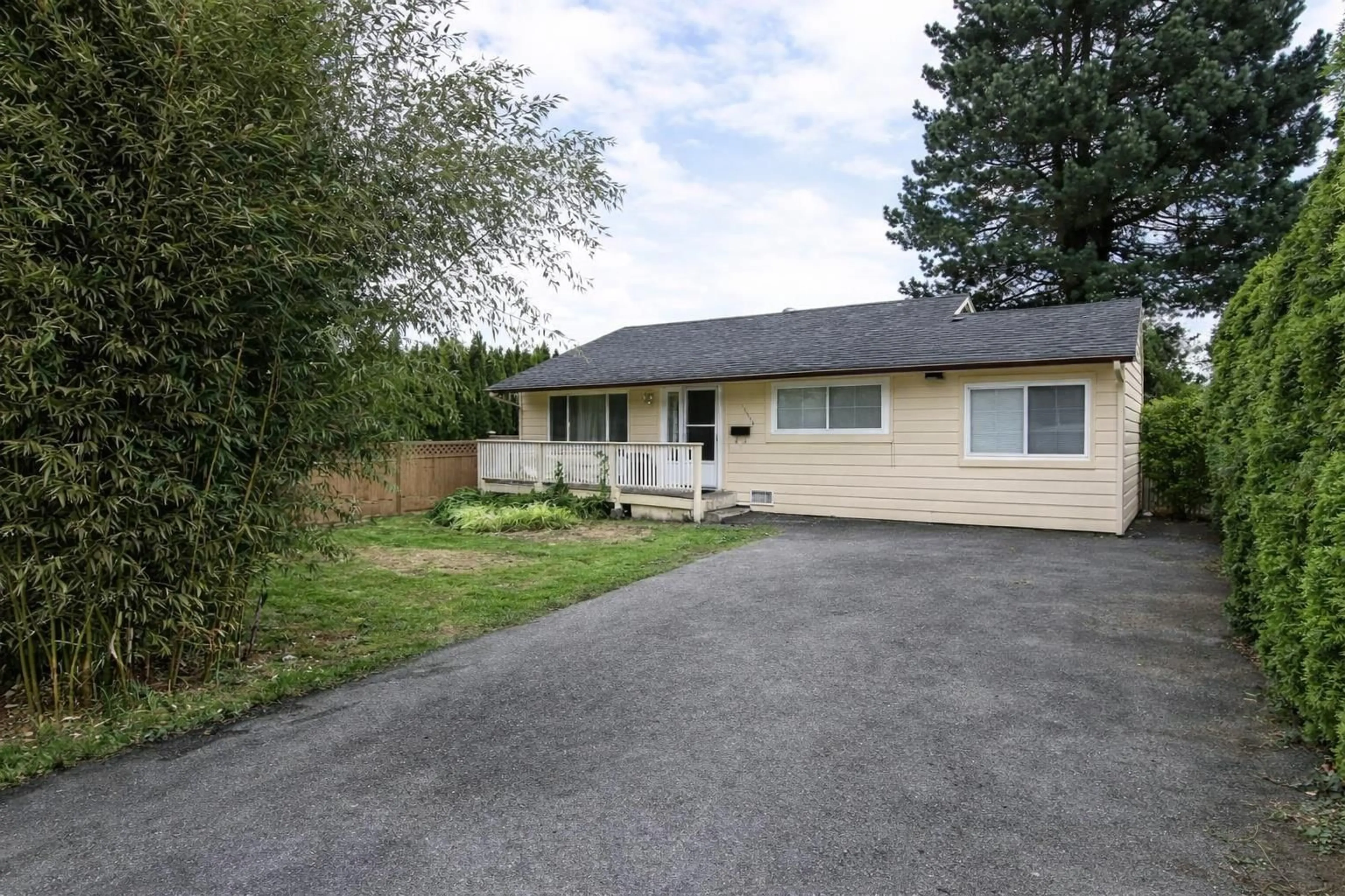 A pic from outside/outdoor area/front of a property/back of a property/a pic from drone, street for 13475 HILTON ROAD, Surrey British Columbia V3R5J3