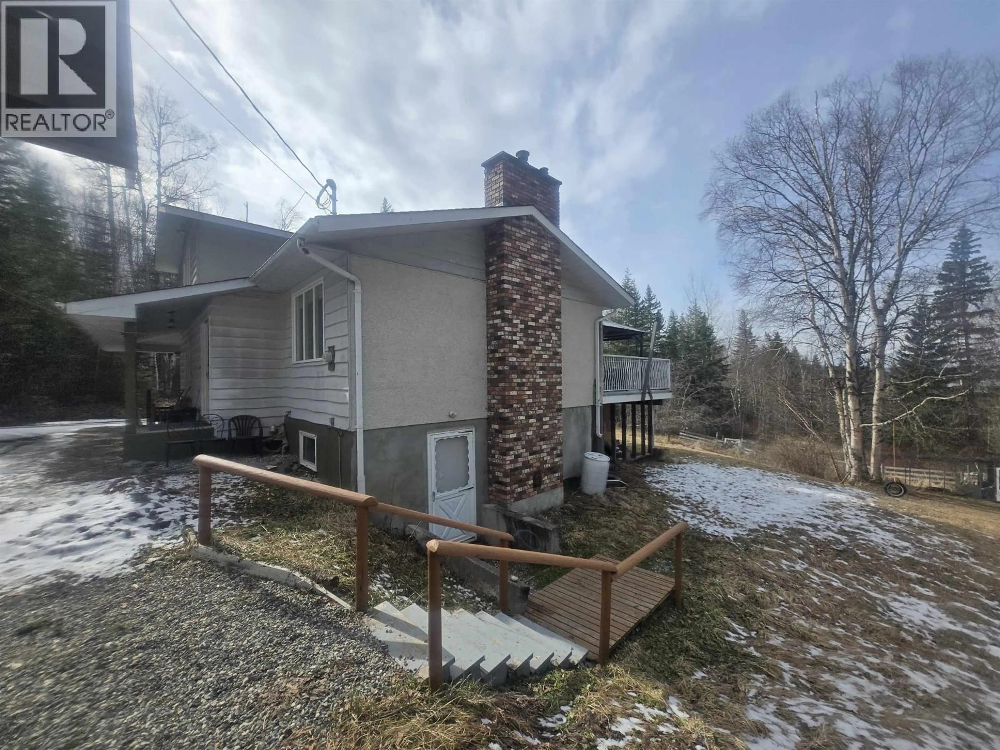 A pic from outside/outdoor area/front of a property/back of a property/a pic from drone, unknown for 3978 QUESNEL-HYDRAULIC ROAD, Quesnel British Columbia V2J6G3