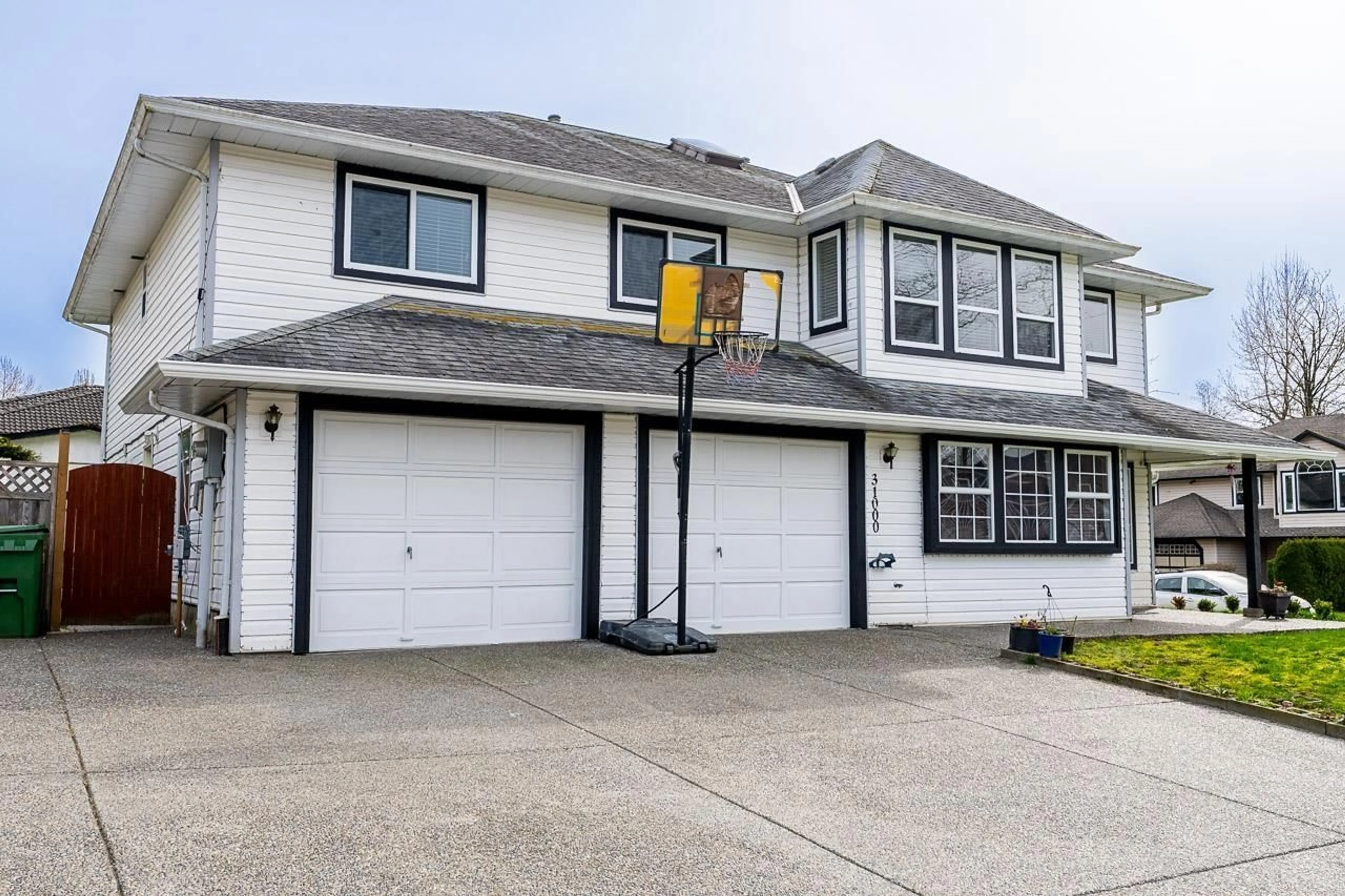Home with vinyl exterior material, street for 31000 SIDONI AVENUE, Abbotsford British Columbia V2T5K1