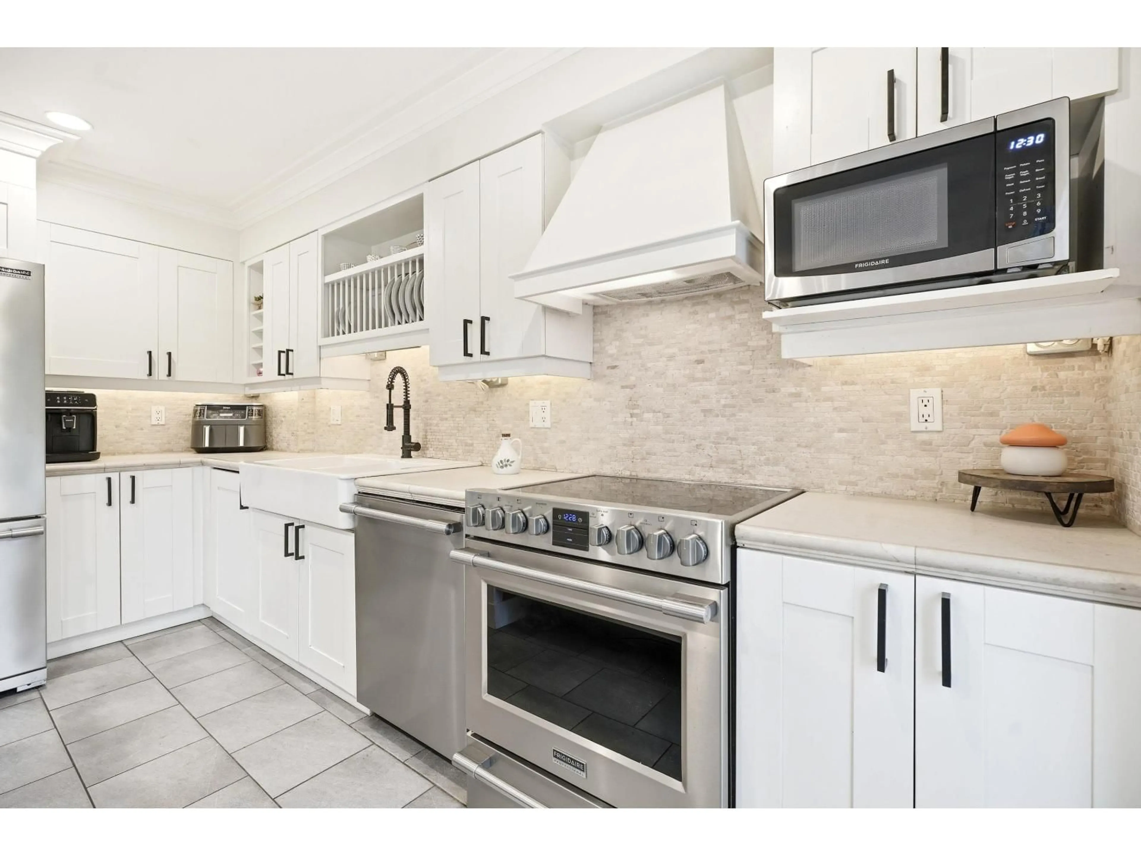 Standard kitchen, ceramic/tile floor for 1 - 6415 197 STREET, Langley British Columbia V2Y1G8