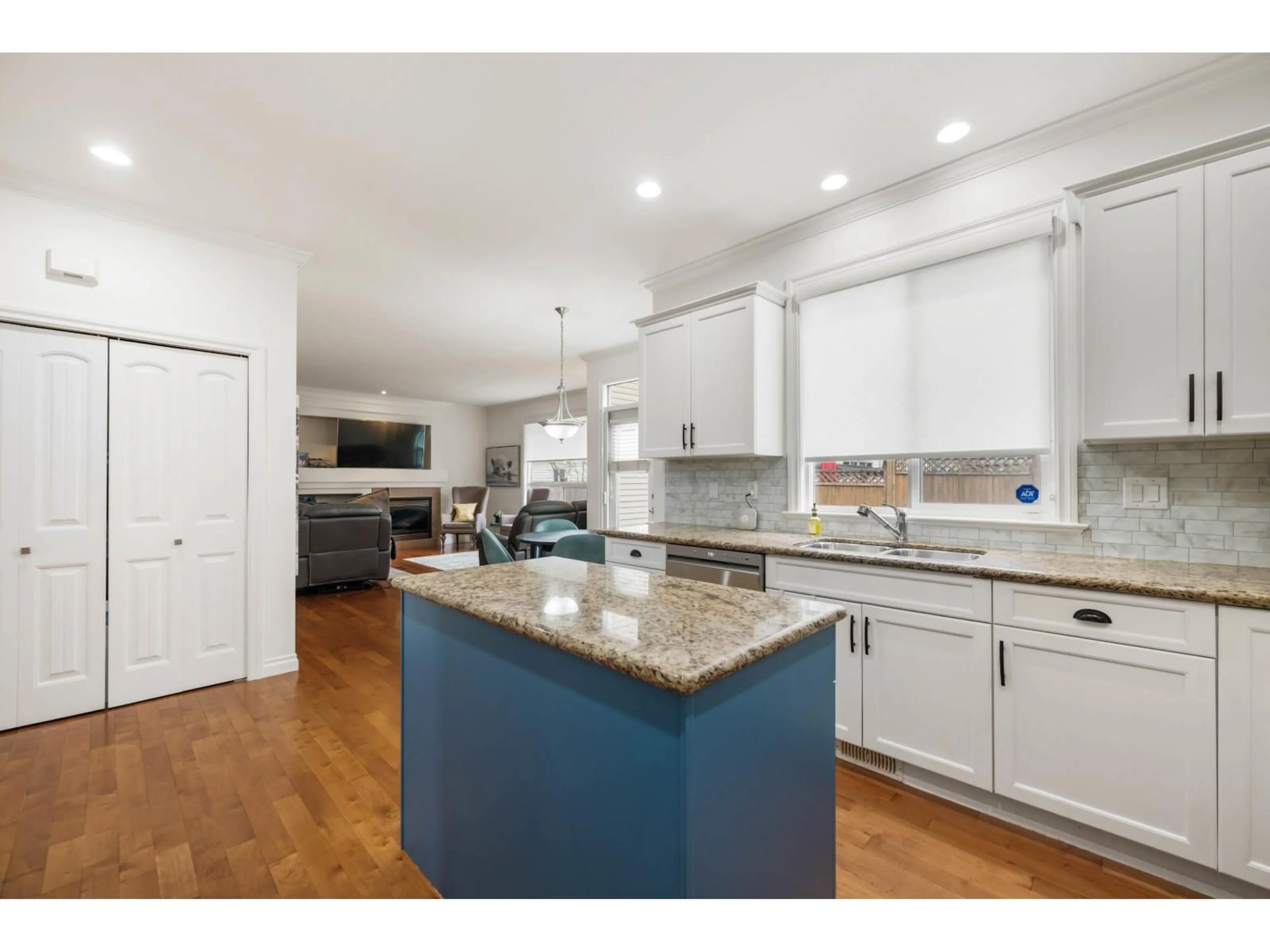 Open concept kitchen, unknown for 17879 70 AVENUE, Surrey British Columbia V3S7S5