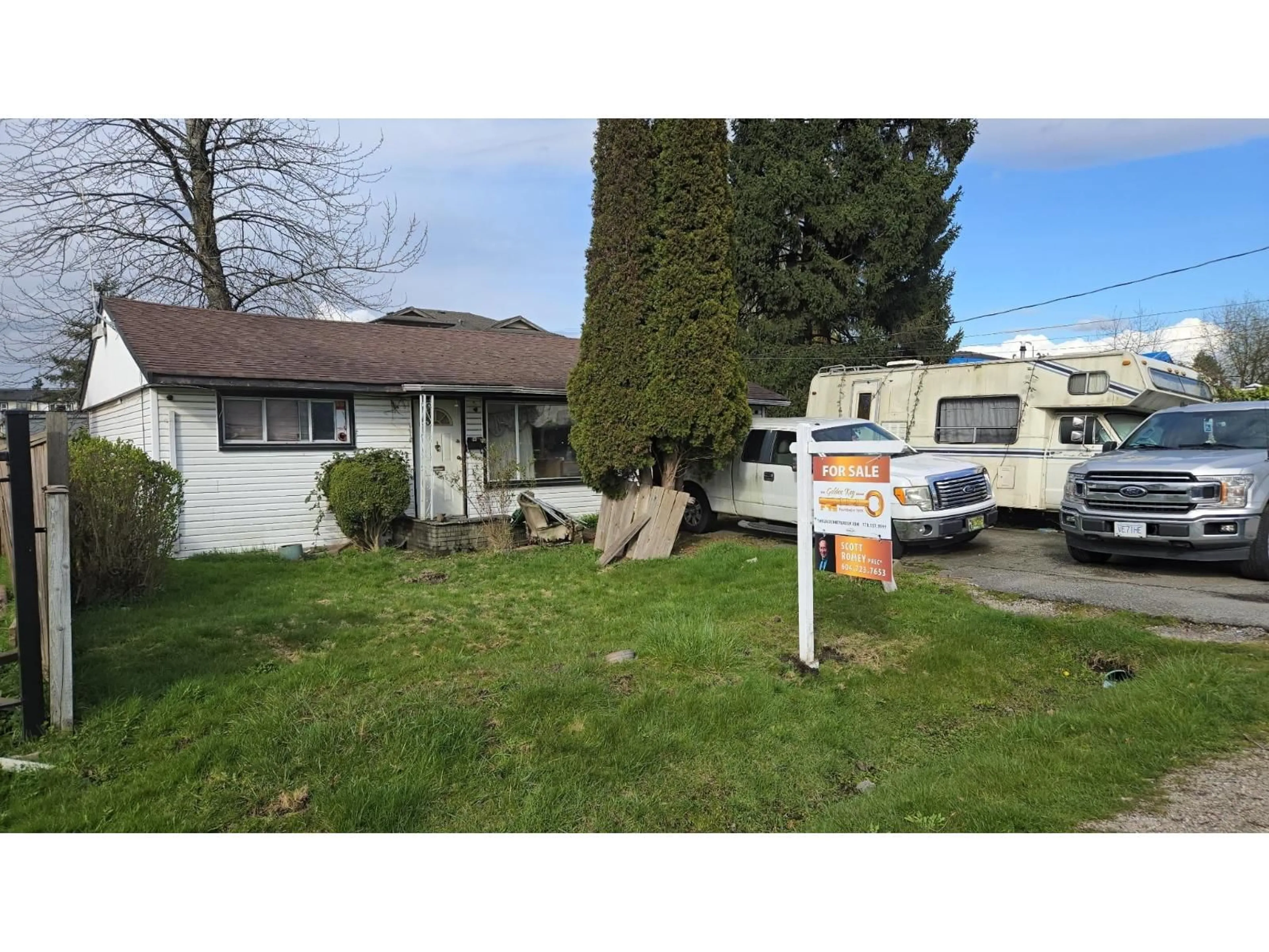 A pic from outside/outdoor area/front of a property/back of a property/a pic from drone, street for 12713 113B AVENUE, Surrey British Columbia V3V3N2