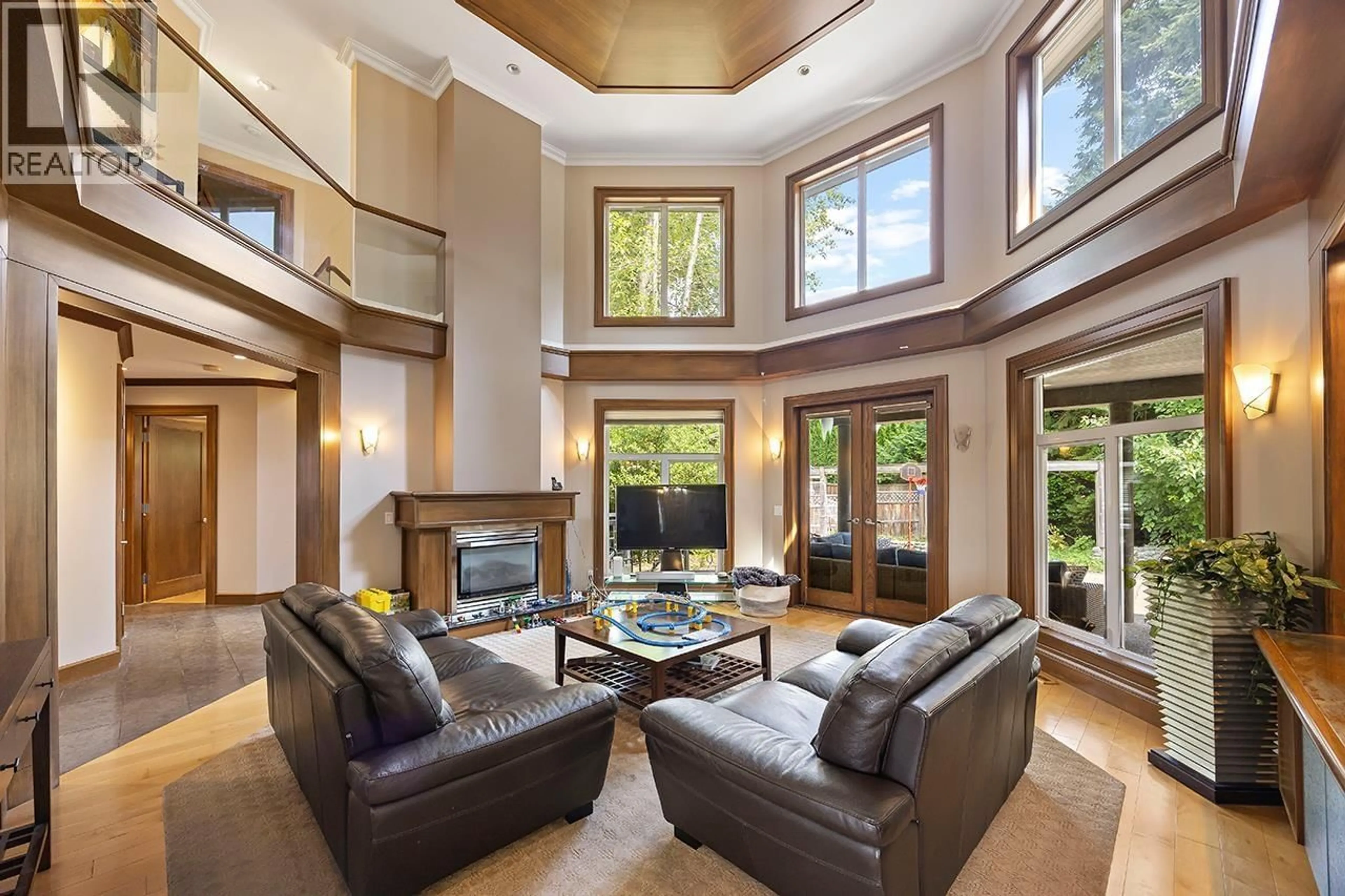 Living room with furniture, unknown for 3582 EDGEMONT BOULEVARD, North Vancouver British Columbia V7R2P7