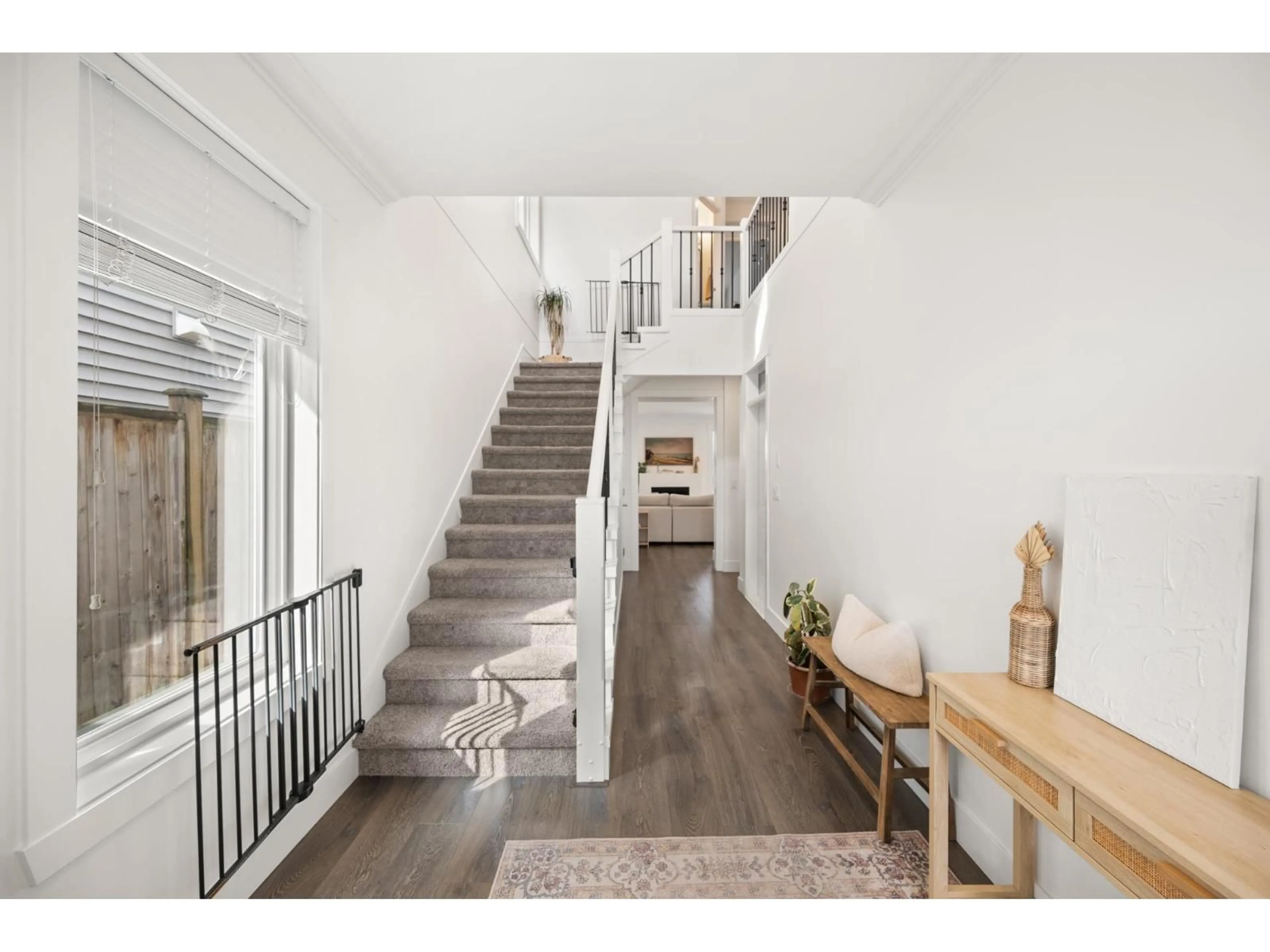 Indoor entryway for 34853 MCMILLAN PLACE, Abbotsford British Columbia V3G0E7