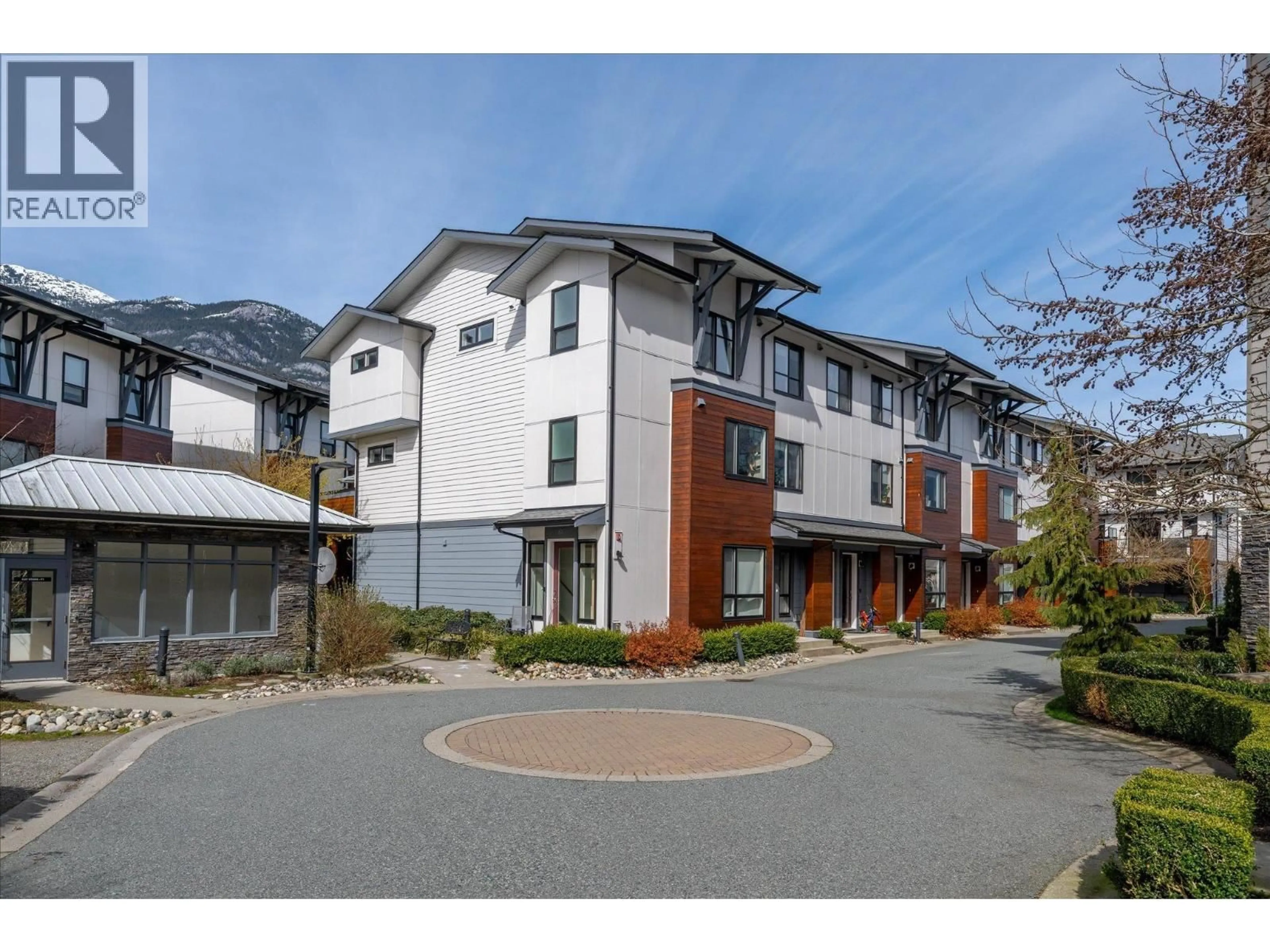 A pic from outside/outdoor area/front of a property/back of a property/a pic from drone, street for 87 - 1188 MAIN STREET, Squamish British Columbia V8B0Z3