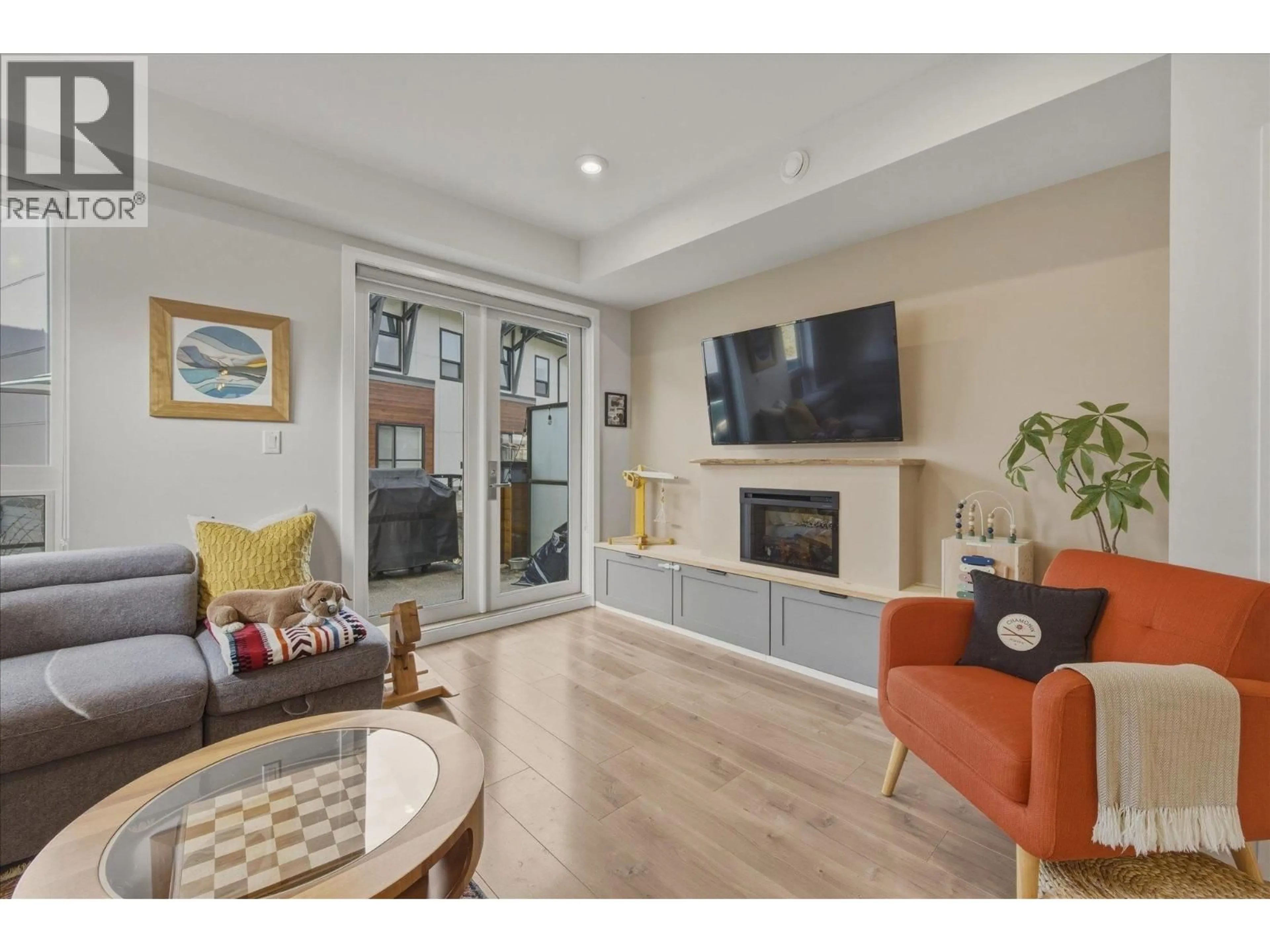 Living room with furniture, unknown for 87 - 1188 MAIN STREET, Squamish British Columbia V8B0Z3